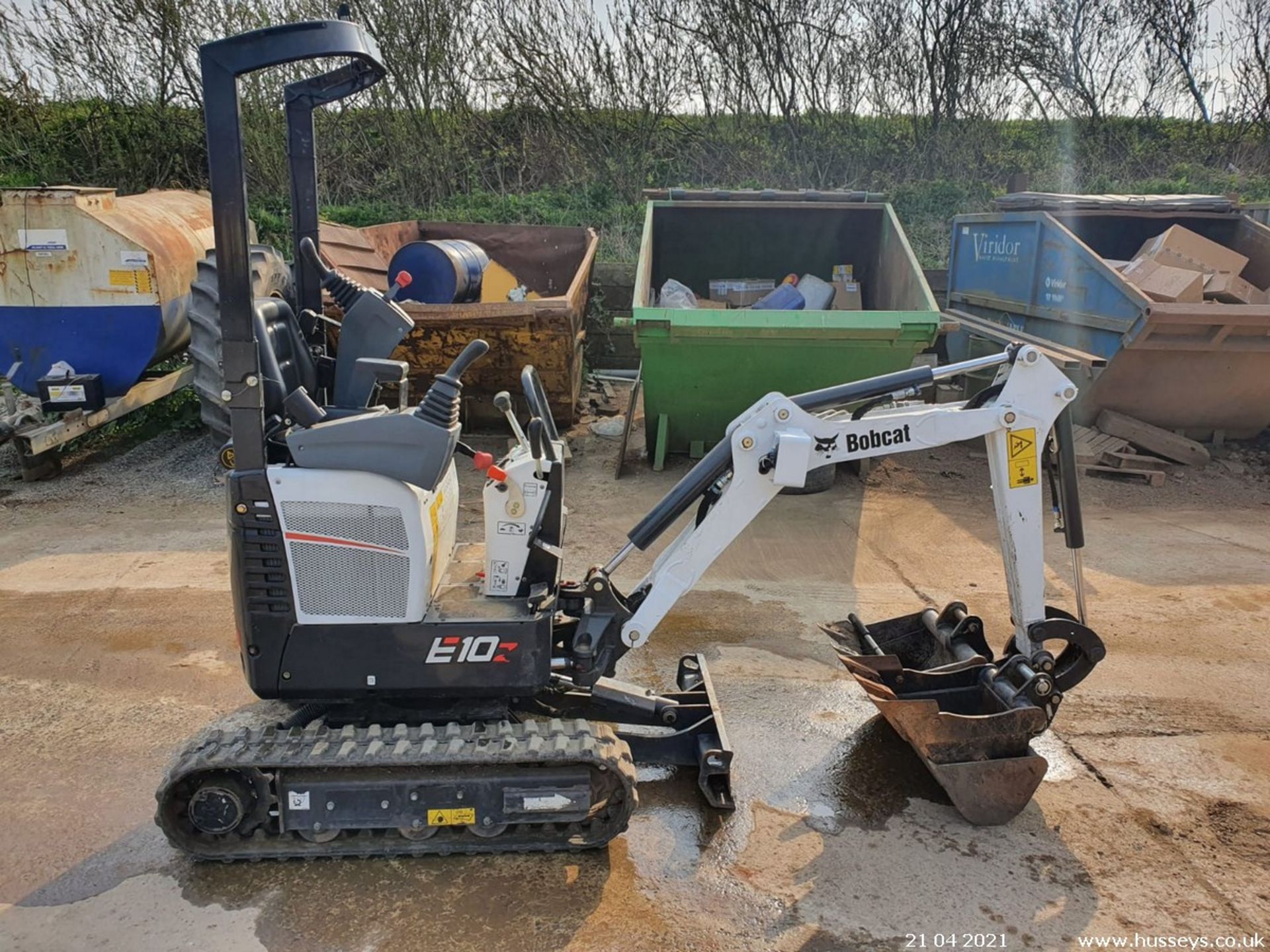 2019 BOBCAT E10 MINI DIGGER C.W 3 BUCKETS, EXPANDING TRACKS 242HRS RDD - Image 2 of 10