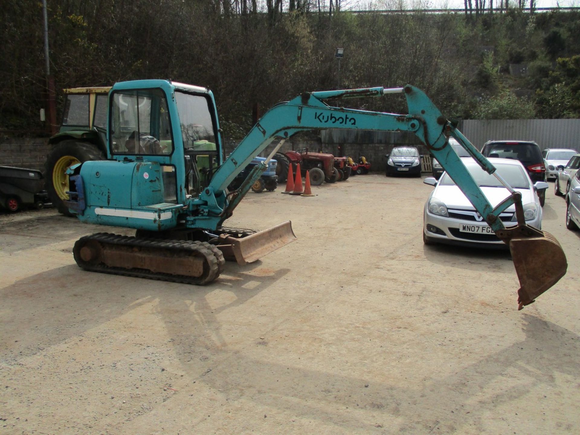 KUBOTA 3 TON DIGGER C/W 3 BUCKETS 5039HRS