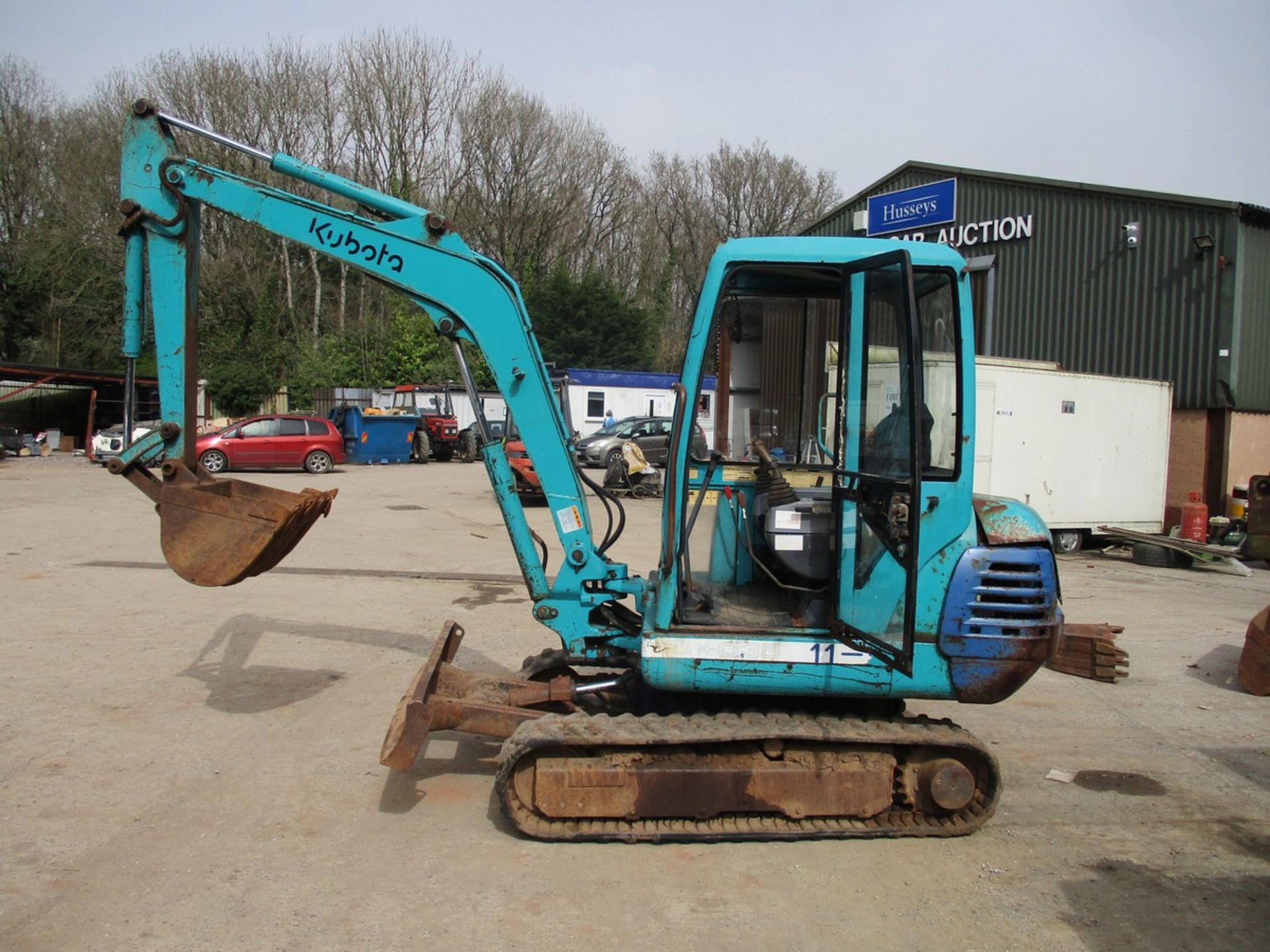 KUBOTA 3 TON DIGGER C/W 3 BUCKETS 5039HRS - Image 2 of 7