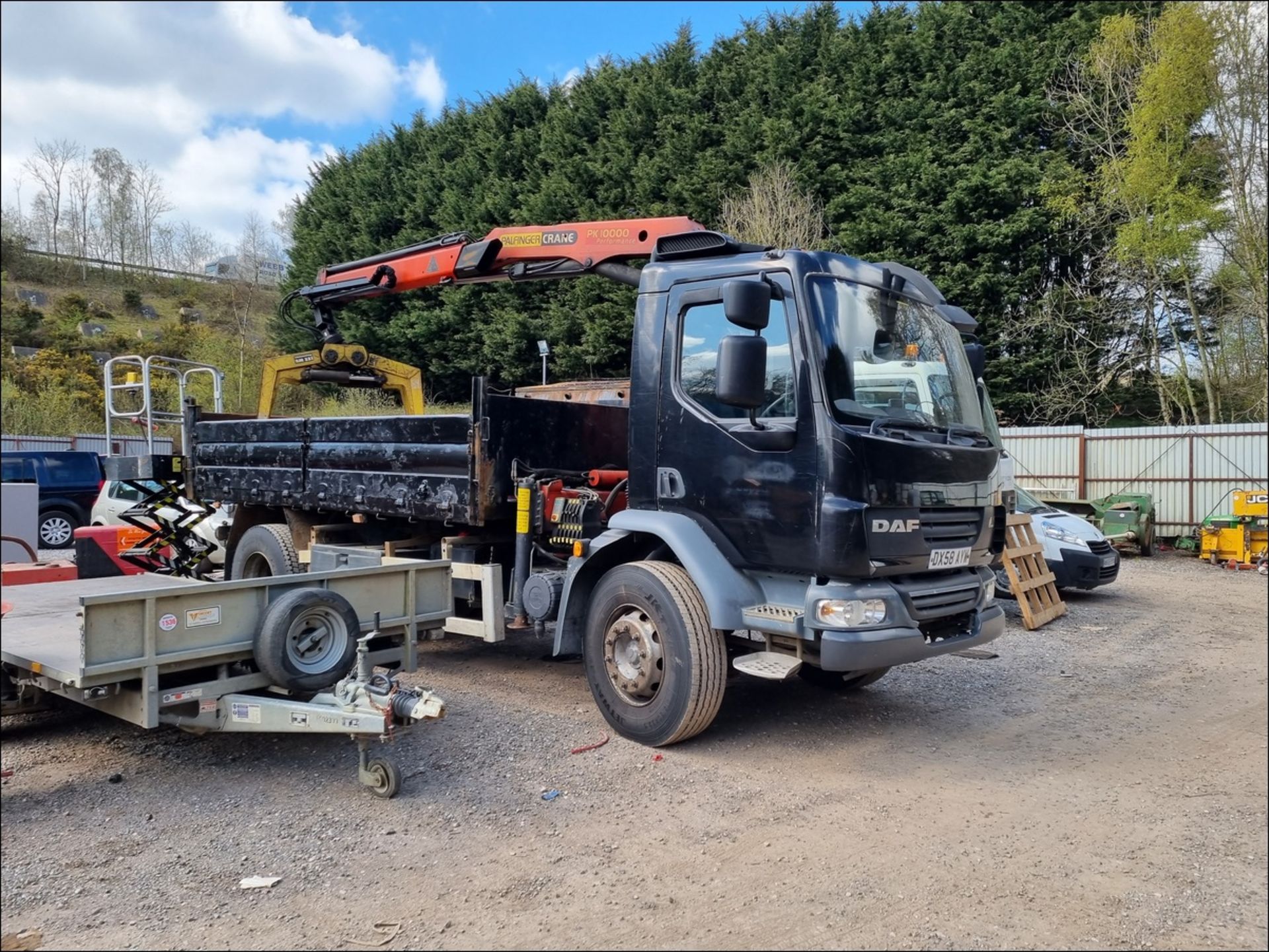 09/58 DAF TRUCKS LF - 6692cc Tipper (Black, 213k) - Image 3 of 15