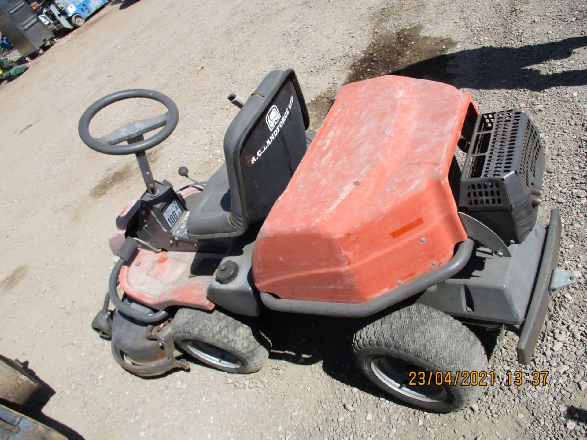 HUSQVARNA OUTFRONT MOWER - Image 3 of 4