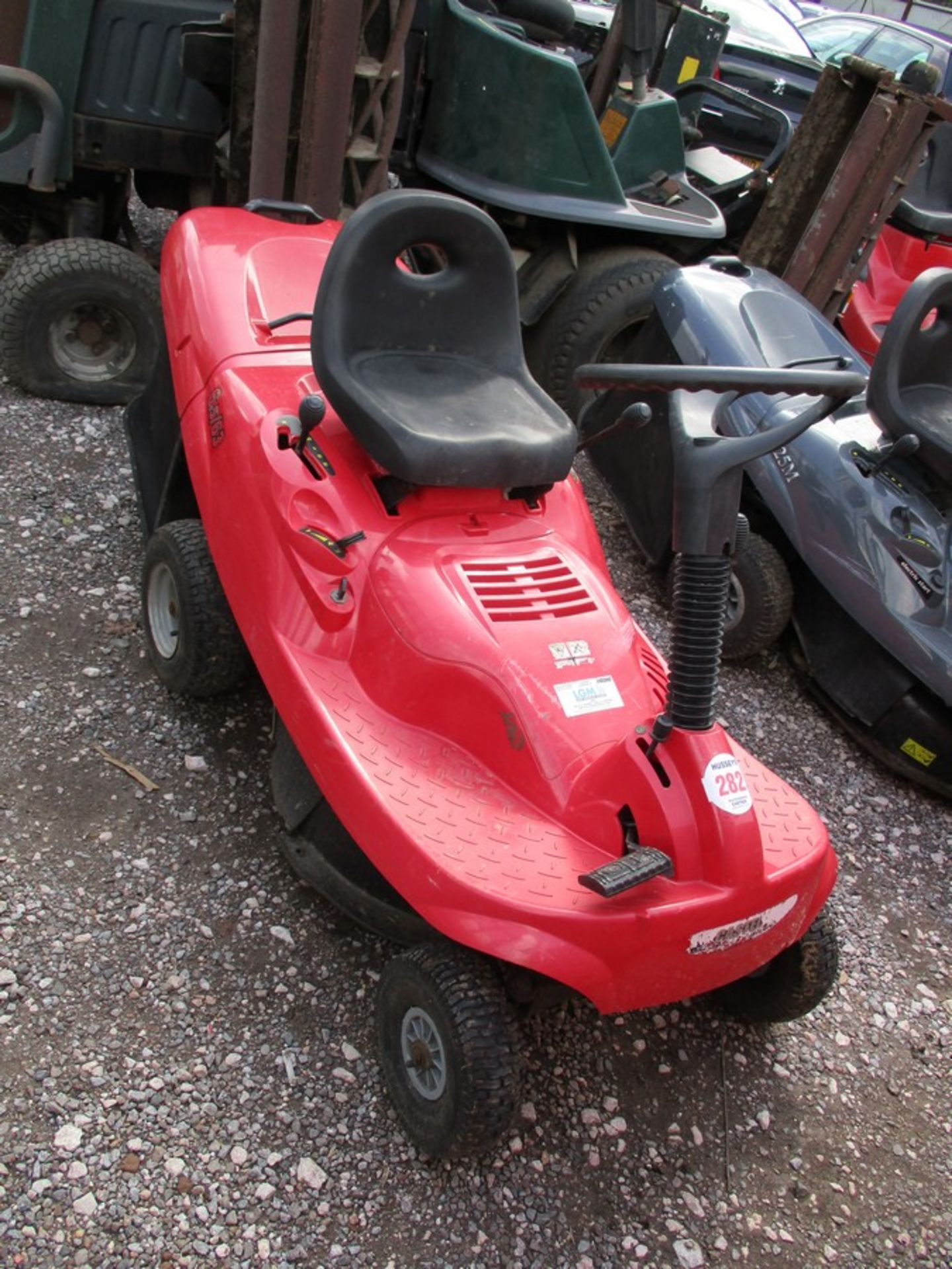 CASTLE GARDEN RIDE ON MOWER