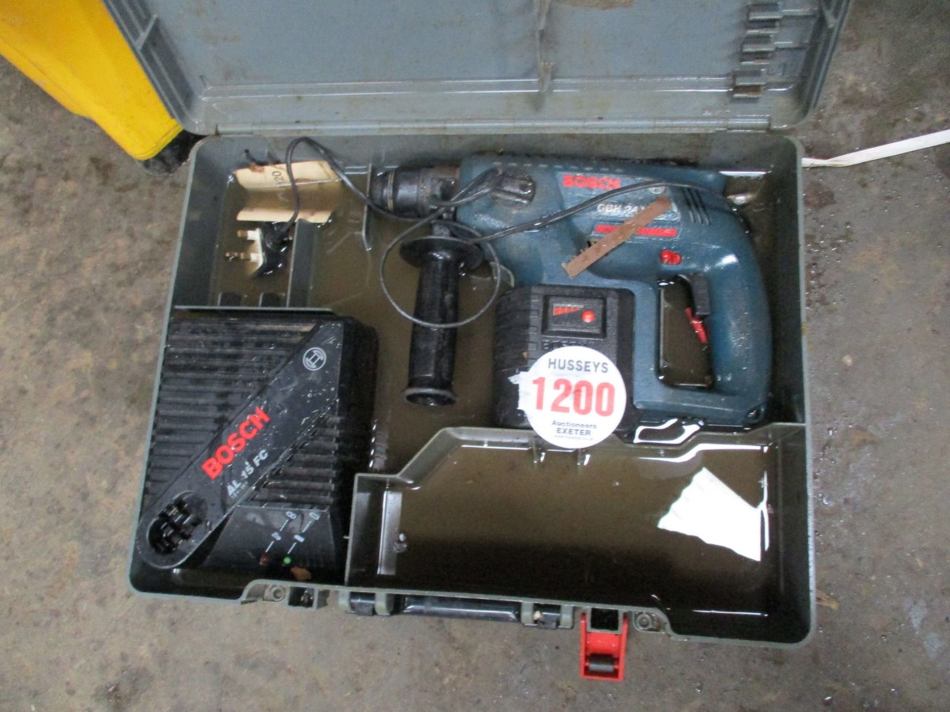 CORDLESS BOSCH DRILL