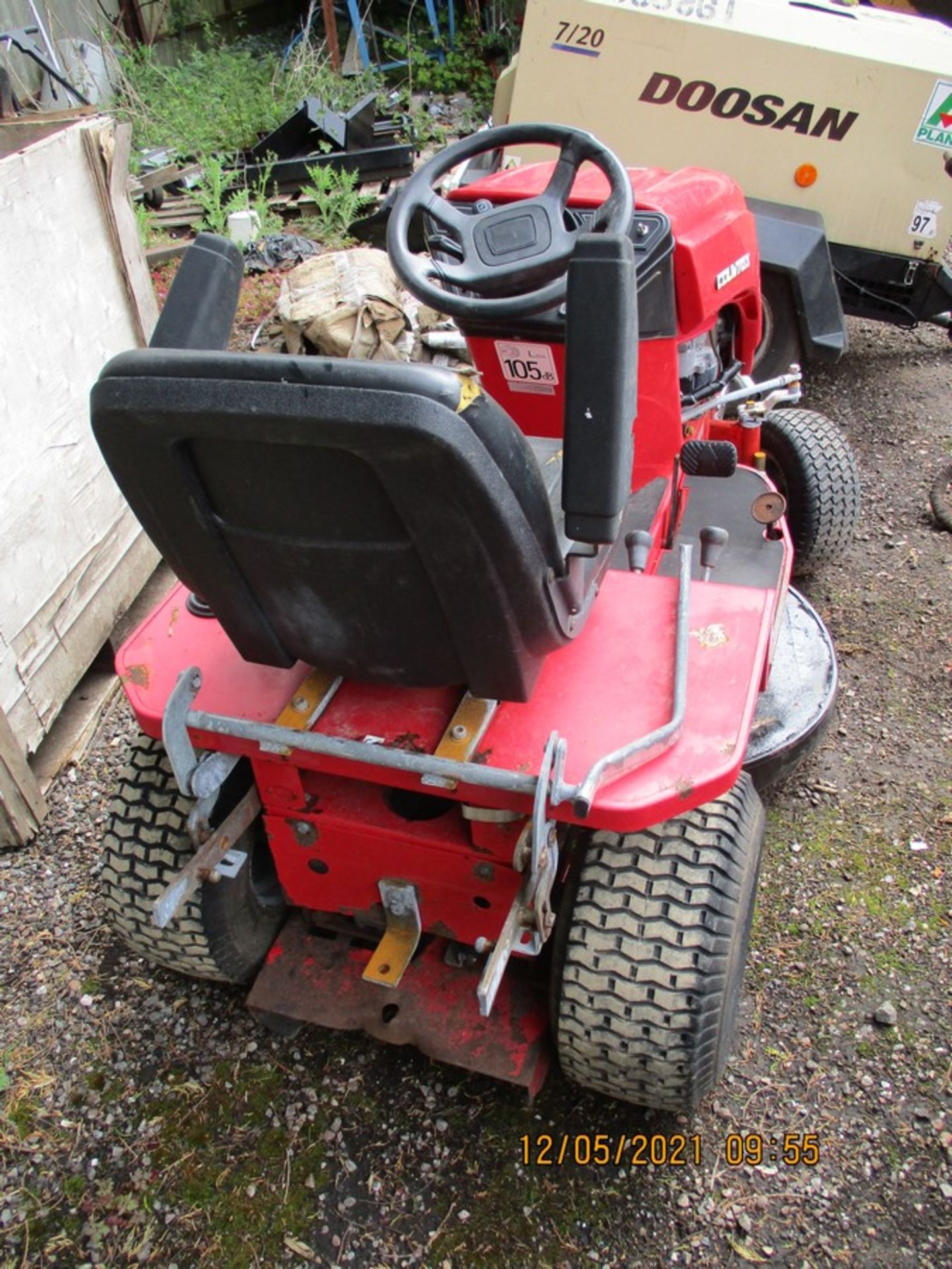 COUNTAX RIDE ON MOWER - Image 4 of 4