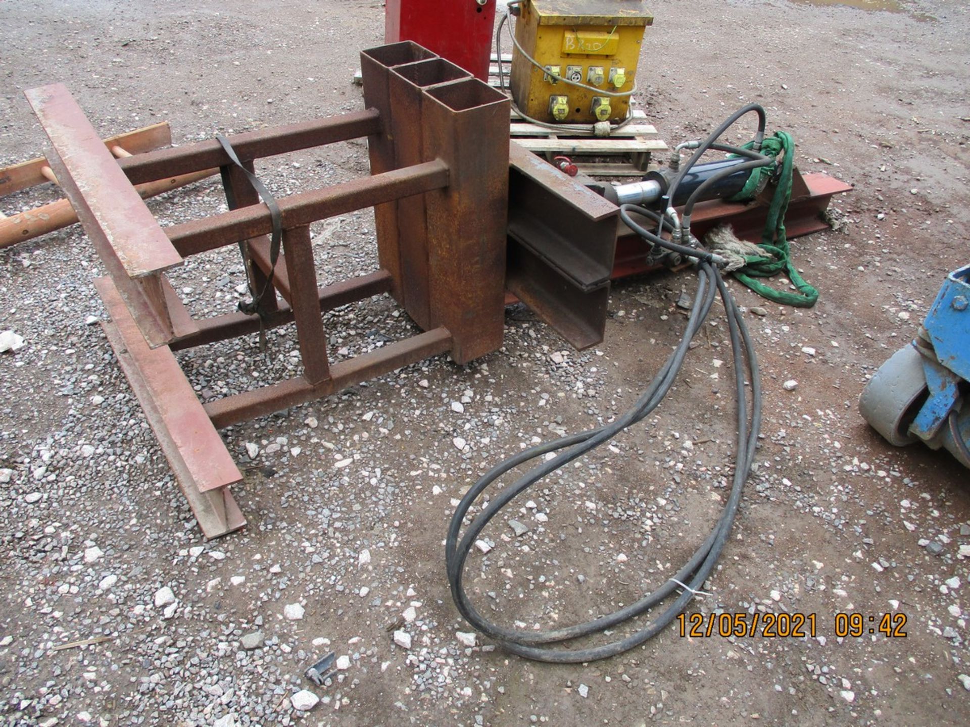 HYDRAULIC LOG SPLITTER - Image 2 of 2