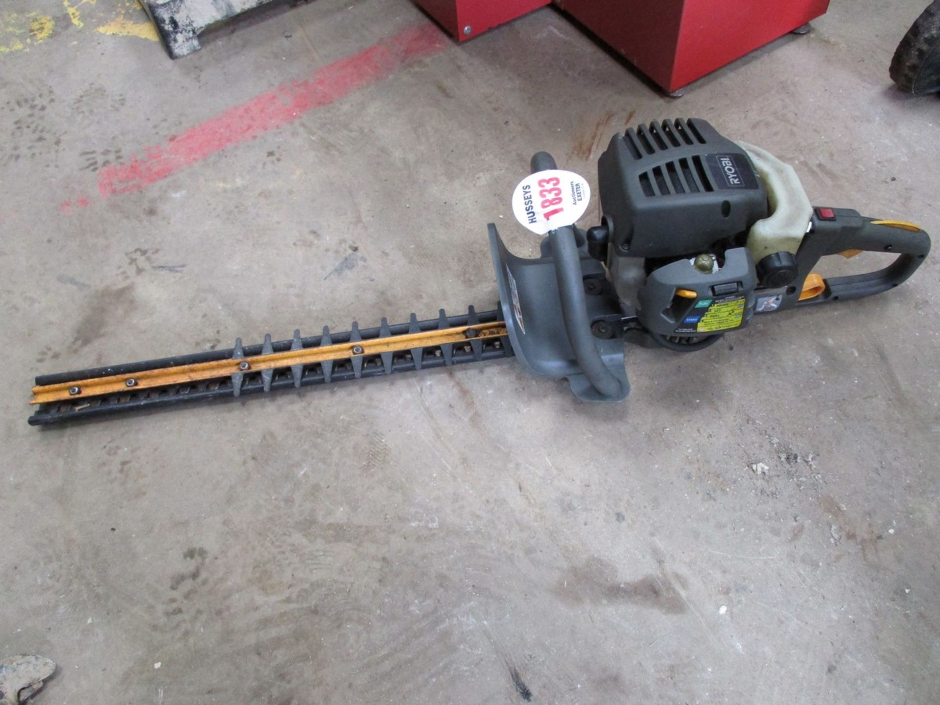 RYOBI HEDGE TRIMMER