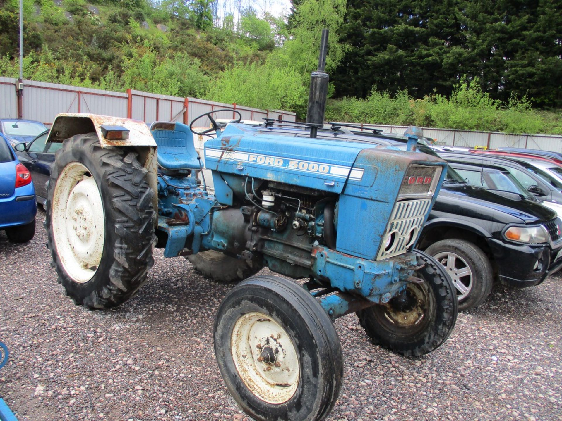 FORD 5000 TRACTOR 0731HRS DRIVEN IN