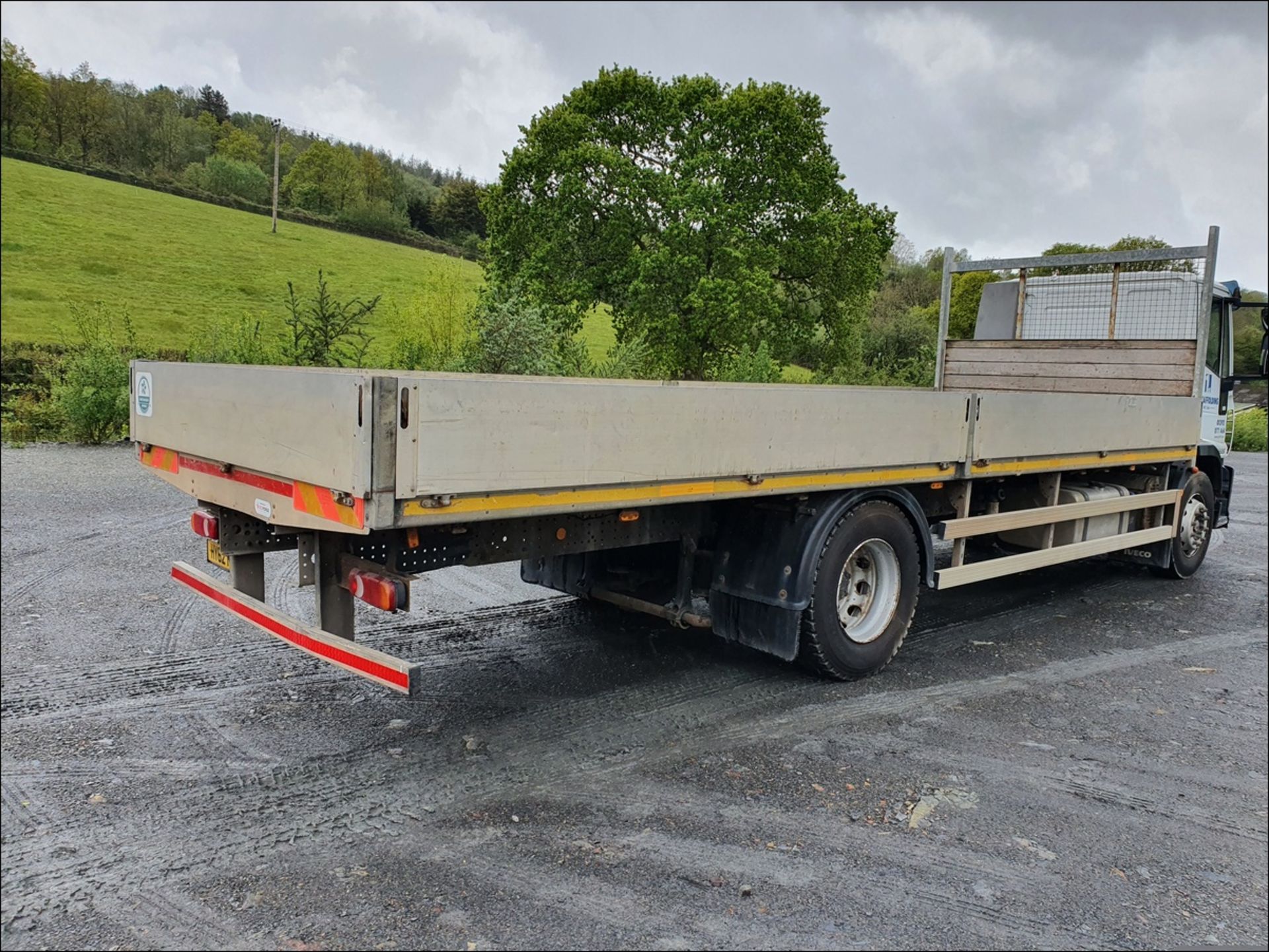 12/62 IVECO EUROCARGO (MY 2008) - 5880cc 2dr Flat Bed (White, 148k) - Image 6 of 16