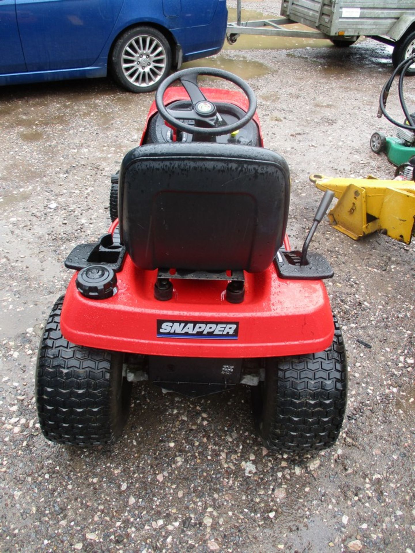 SNAPPER RIDE ON MOWER 599HRS - Image 4 of 4