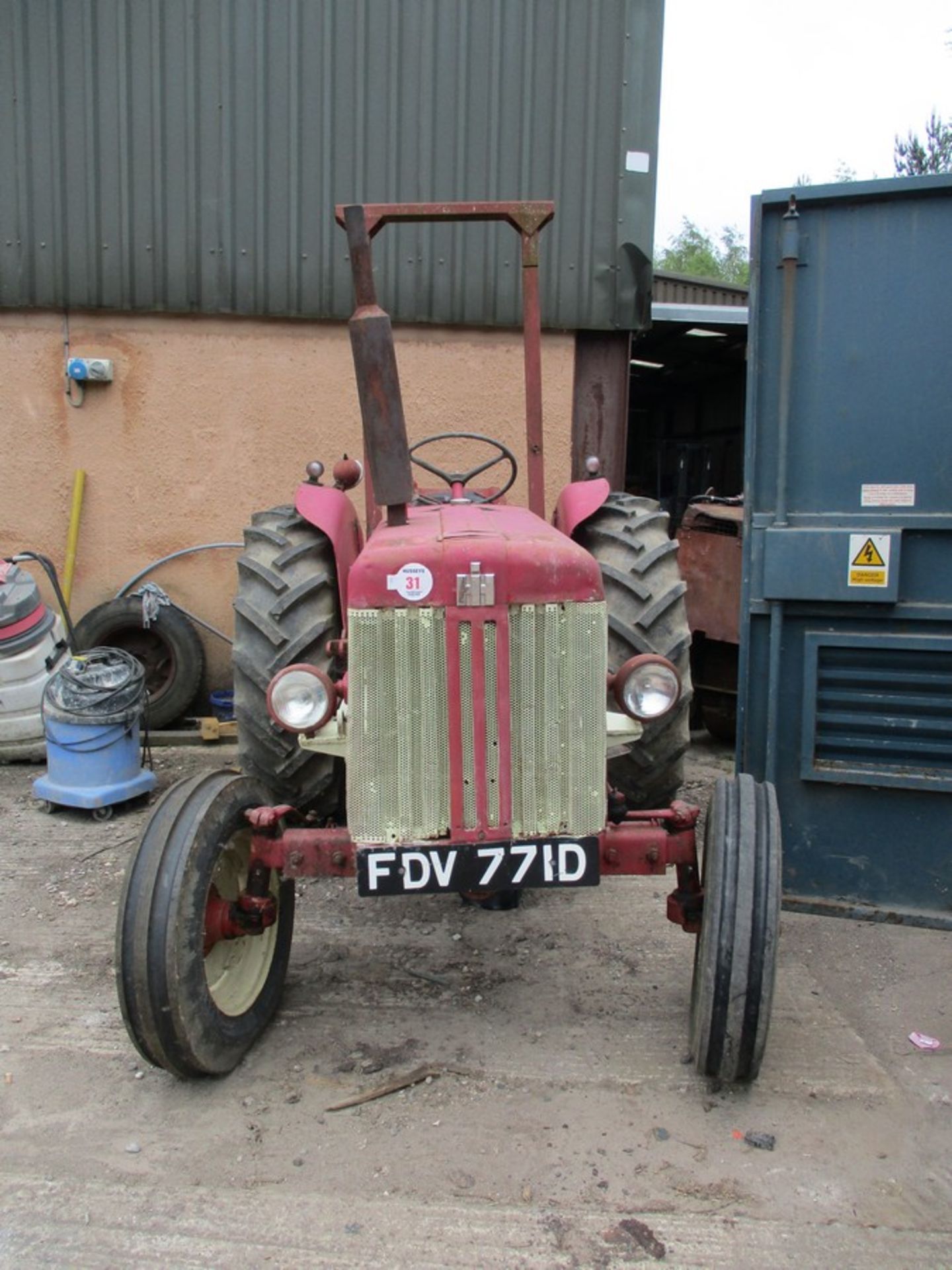 INTERNATIONAL 414 TRACTOR 1966 C/W V5 FDV771D - Image 3 of 6