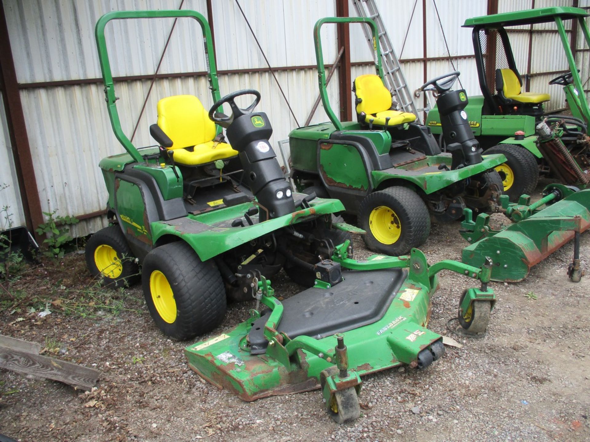 JOHN DEERE 1565 DIESEL OUTFRONT MOWER - Image 2 of 6