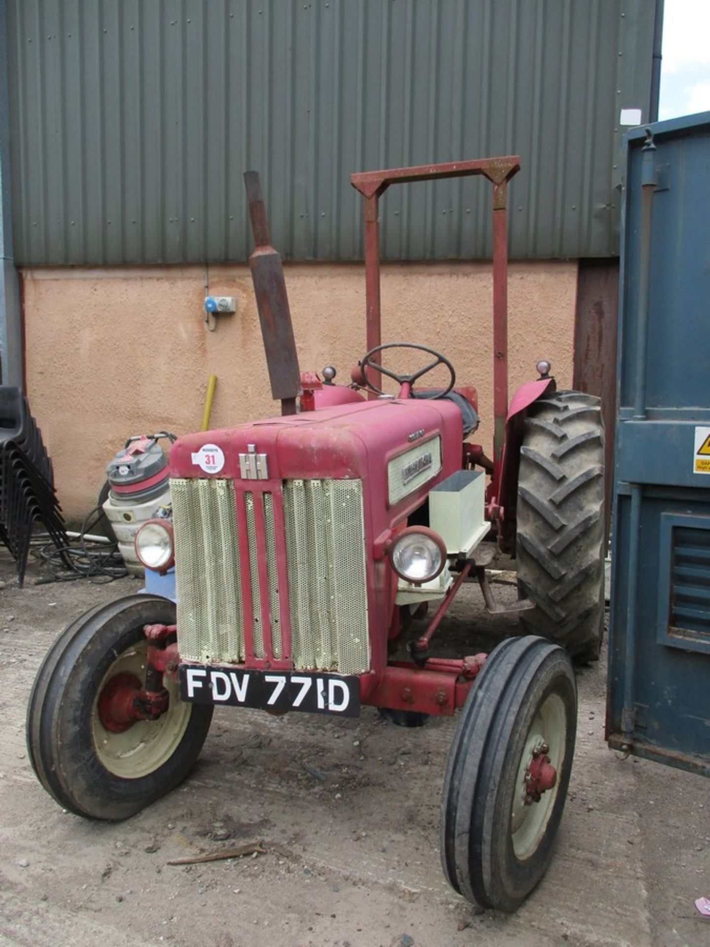 INTERNATIONAL 414 TRACTOR 1966 C/W V5 FDV771D - Image 2 of 6