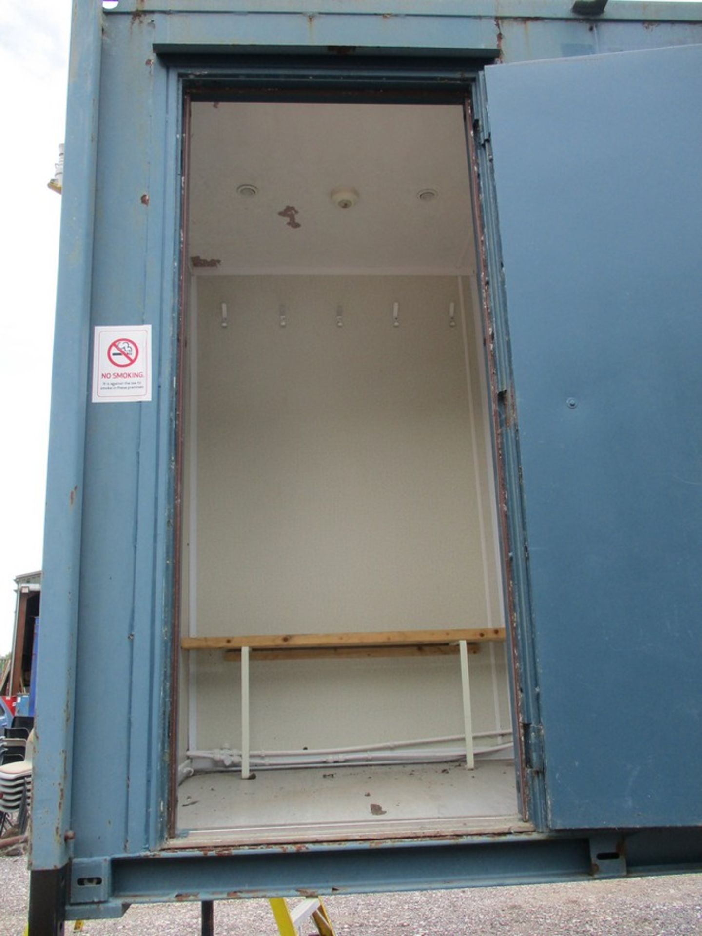 APPROX 20FT X 9FT WELFARE CONTAINER (BUYER TO SEND HIAB) - Image 4 of 7