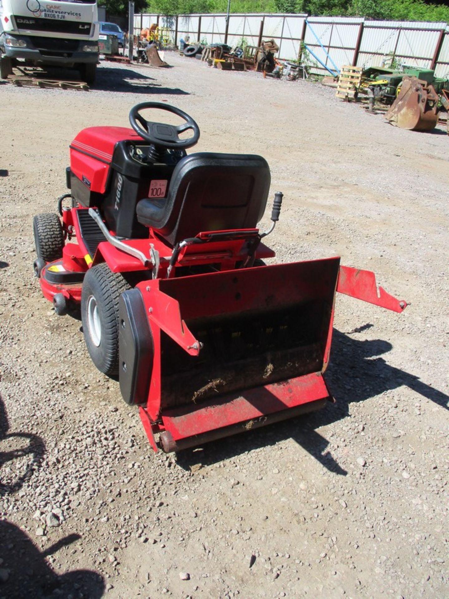 WESTWOOD T1600 RIDE ON MOWER - Image 4 of 5