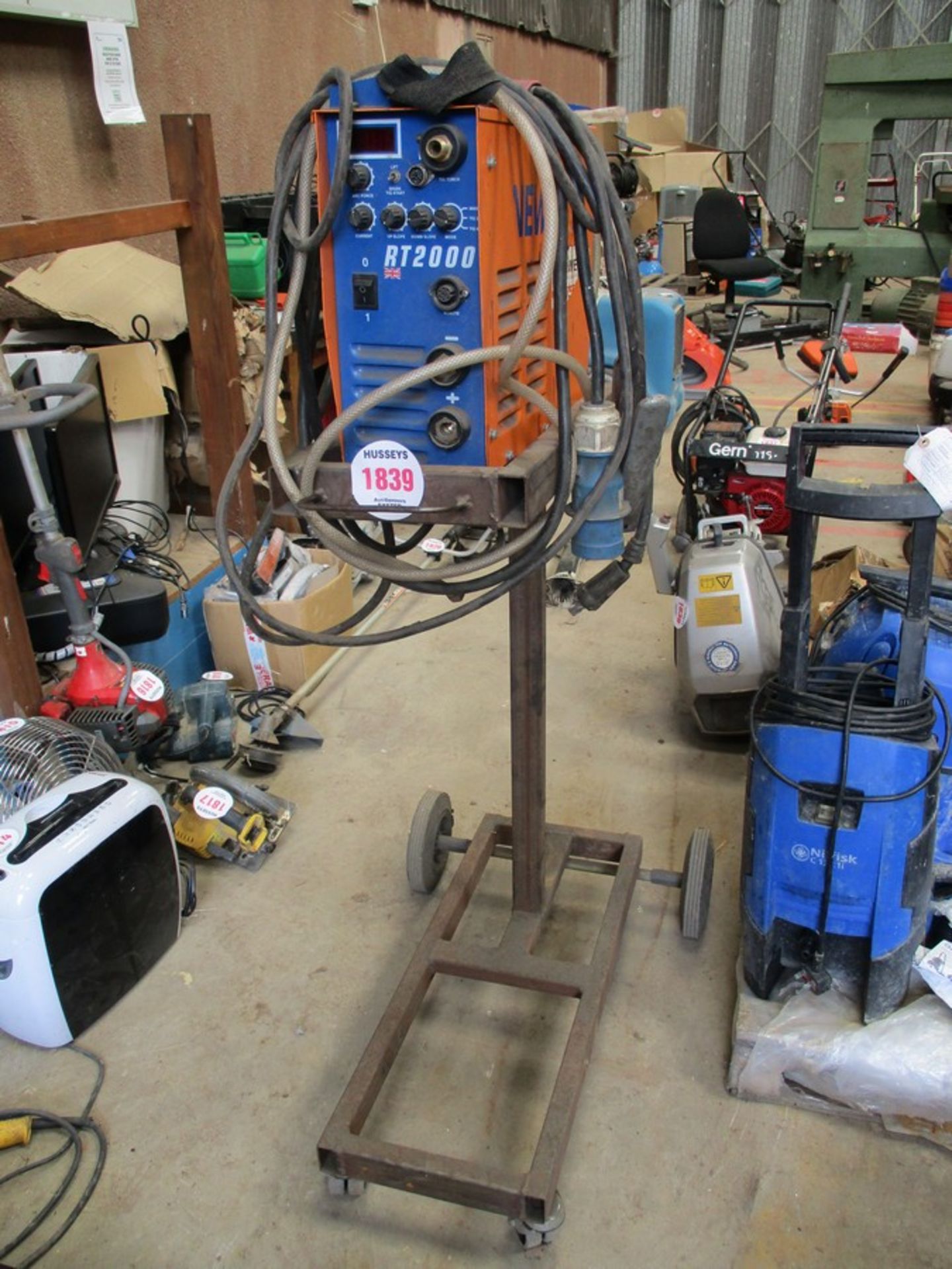 WELDER C.W WHEELED STAND