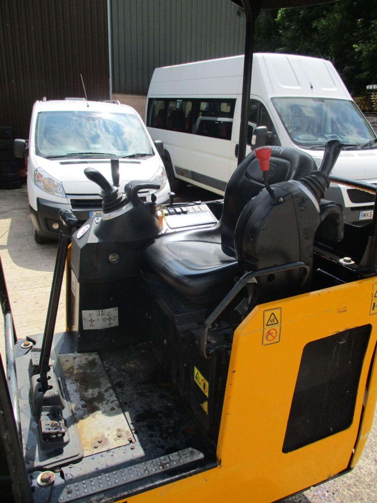 JCB 15C-1 DIGGER 2018 790HRS C/W 1 BUCKET - Image 7 of 9