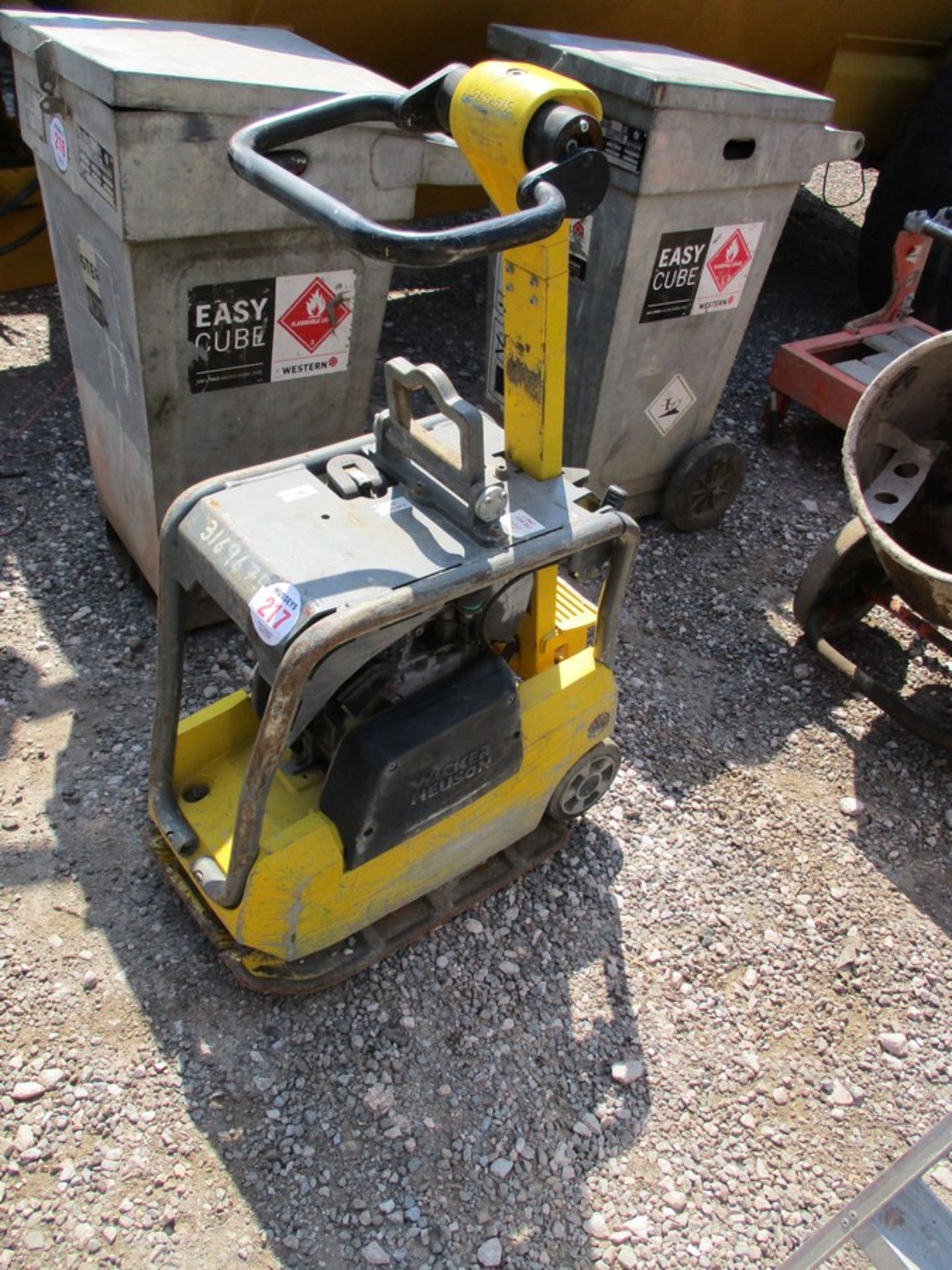 REVERSIBLE DIESEL WACKER PLATE