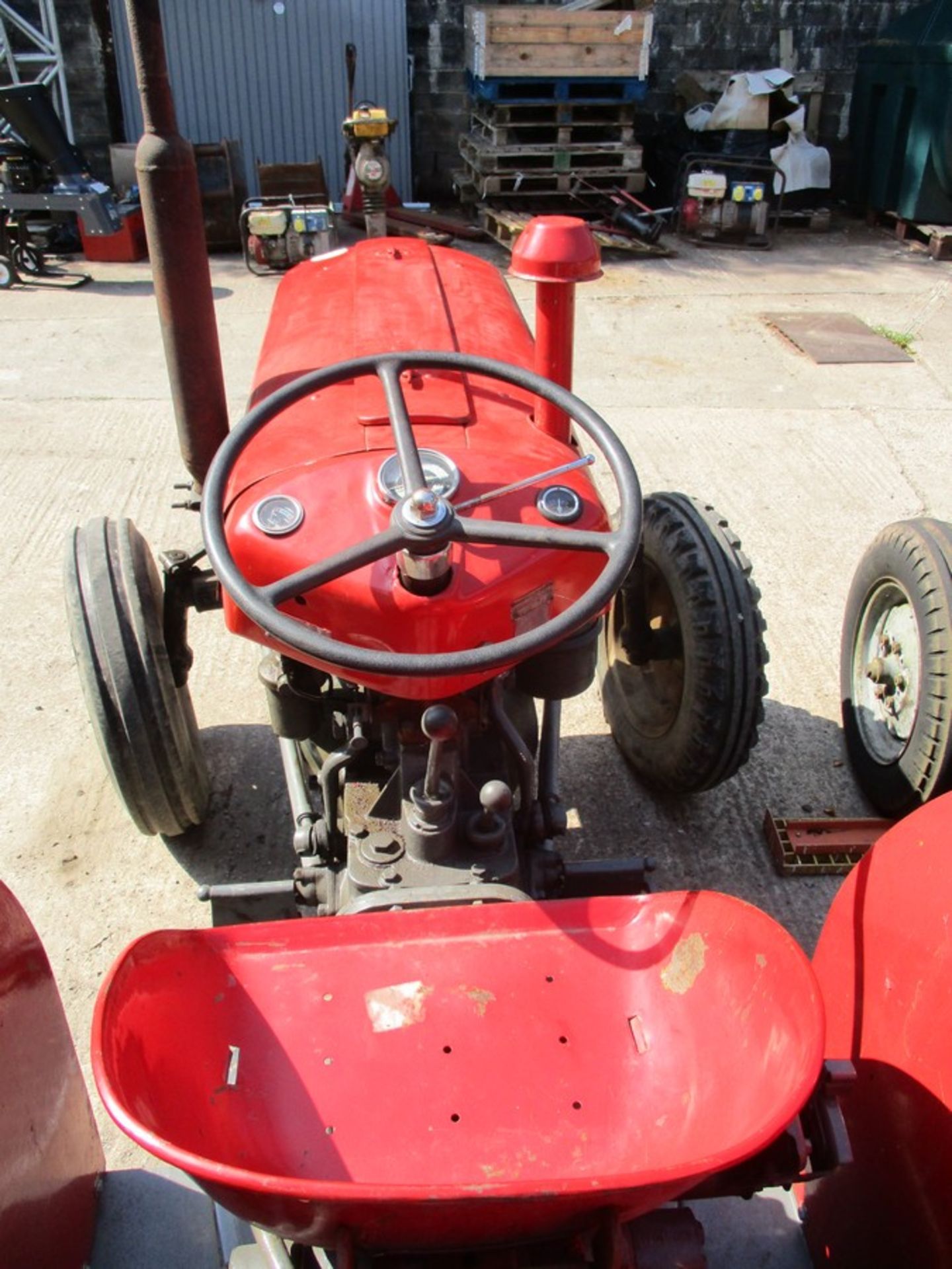 MASSEY FERGUSON 35 TRACTOR 3 CYLINDER DIESEL 1050HRS - Image 4 of 4