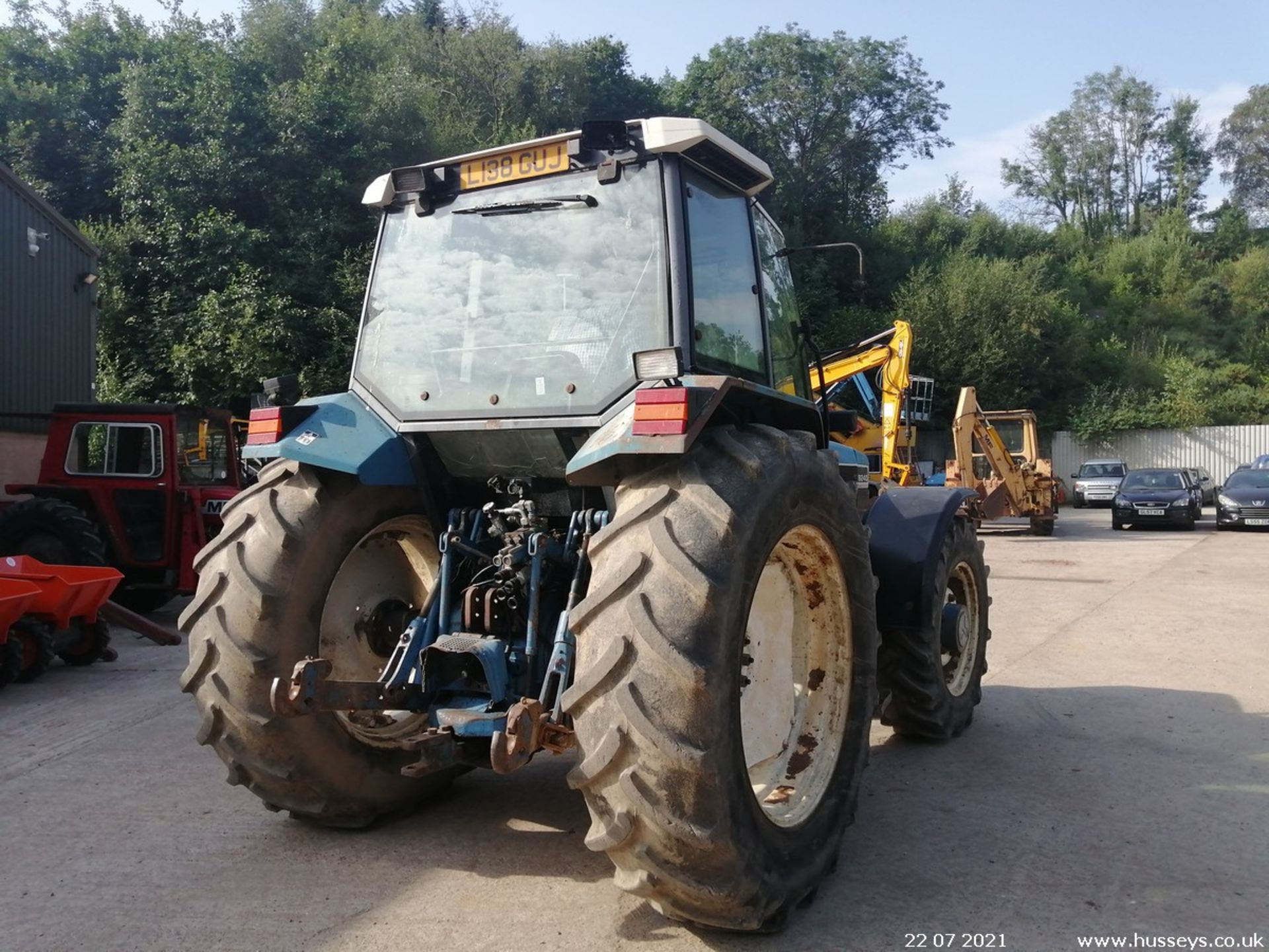 FORD 8240 4WD TRACTOR L138 GUJ SHOWING 1089HRS - Image 6 of 10