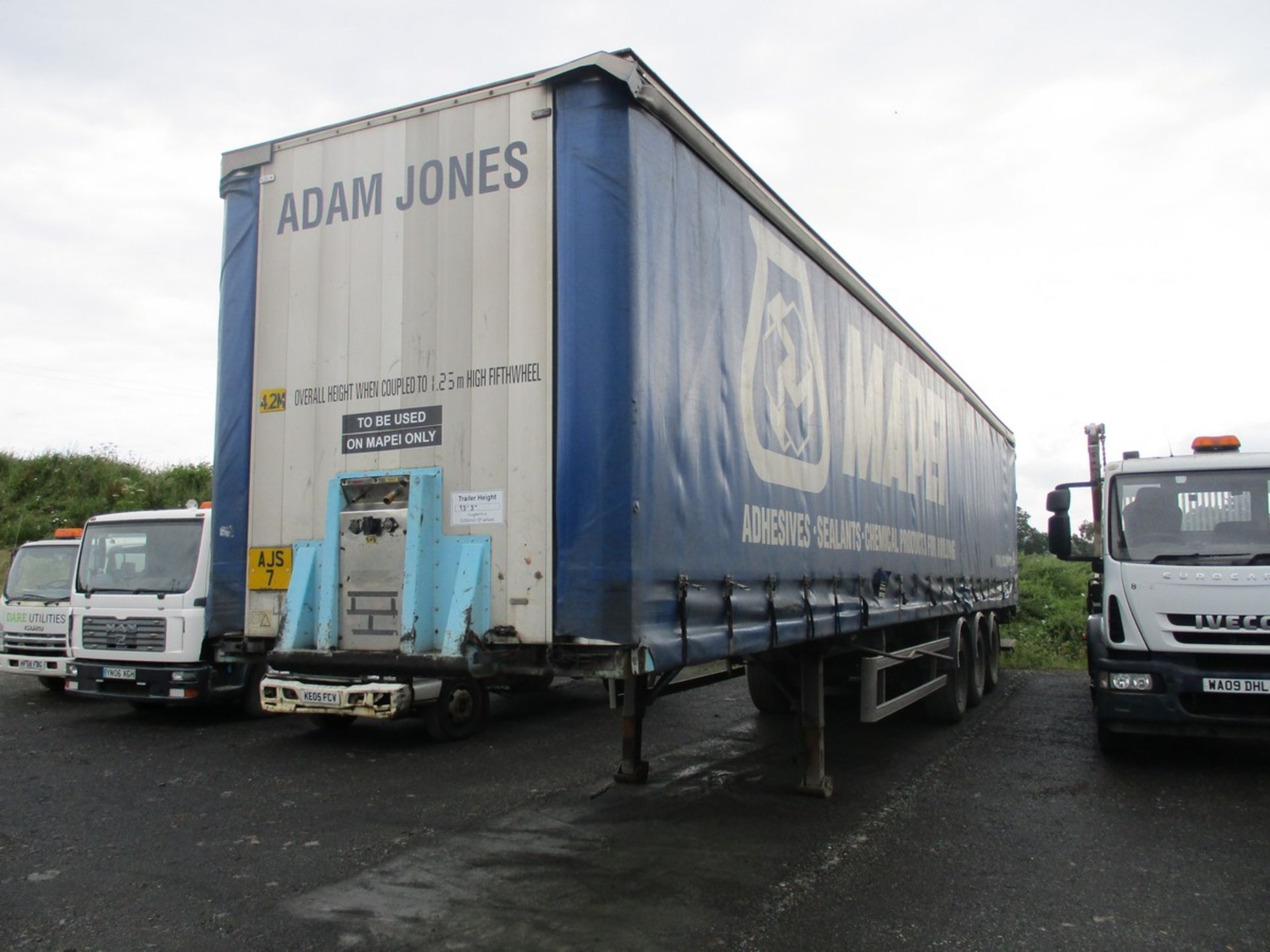 CURTAIN SIDE TRAILER C/W TAIL LIFT - Image 2 of 11