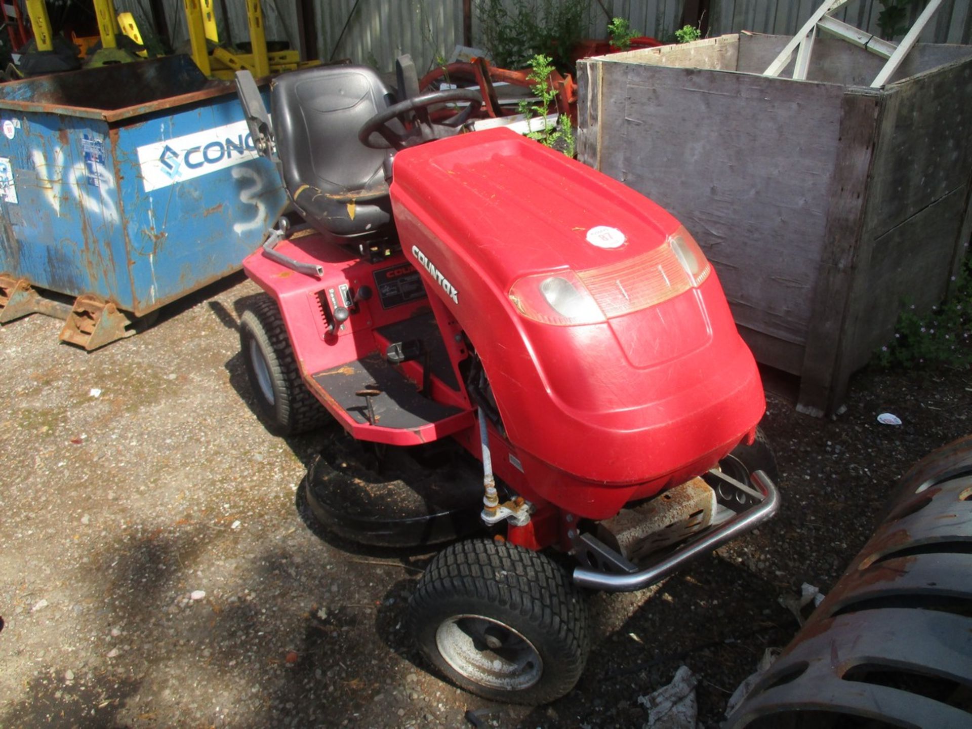 COUNTAX RIDE ON MOWER