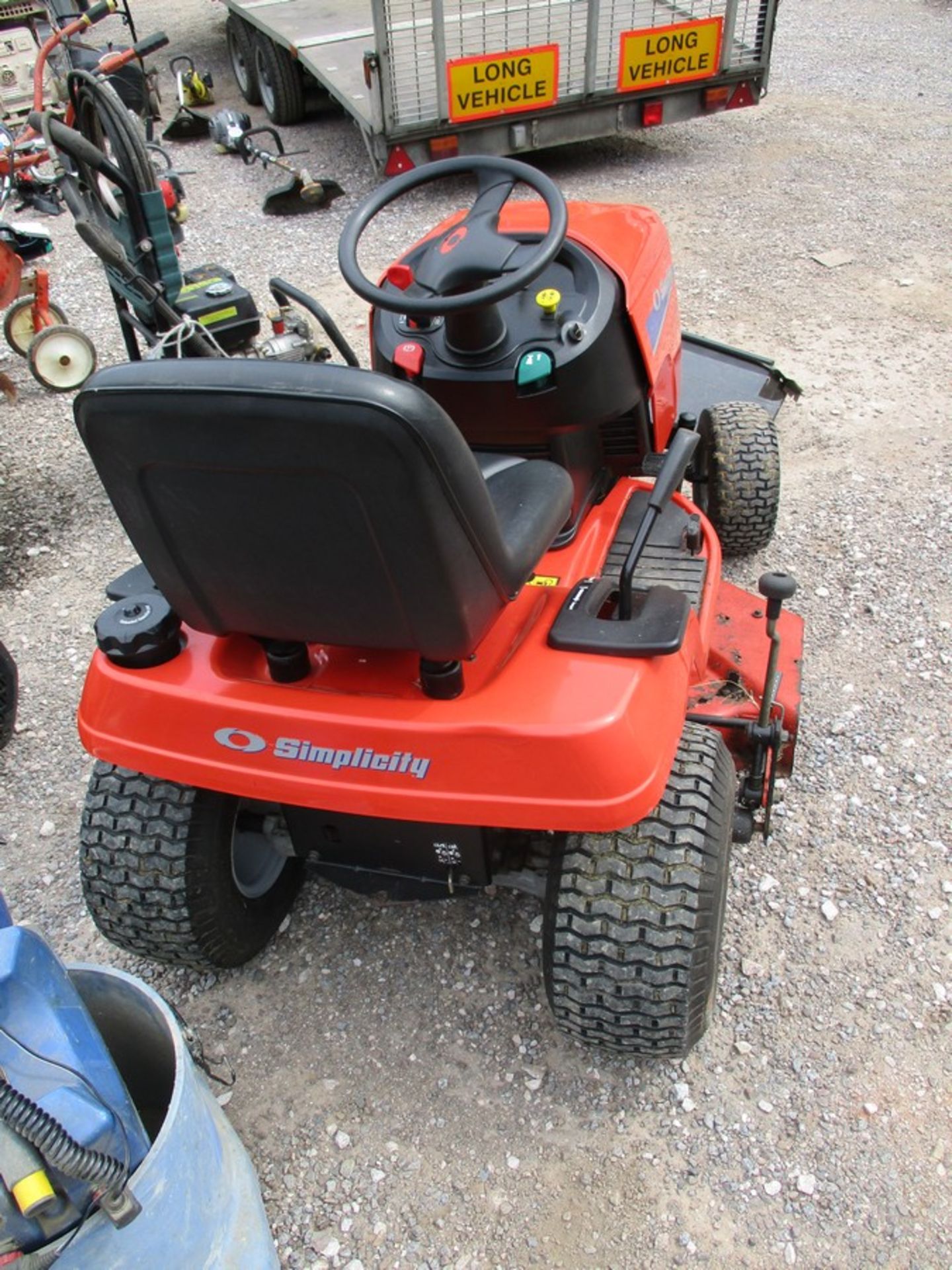 SIMPLICITY RIDE ON MOWER - Image 4 of 4