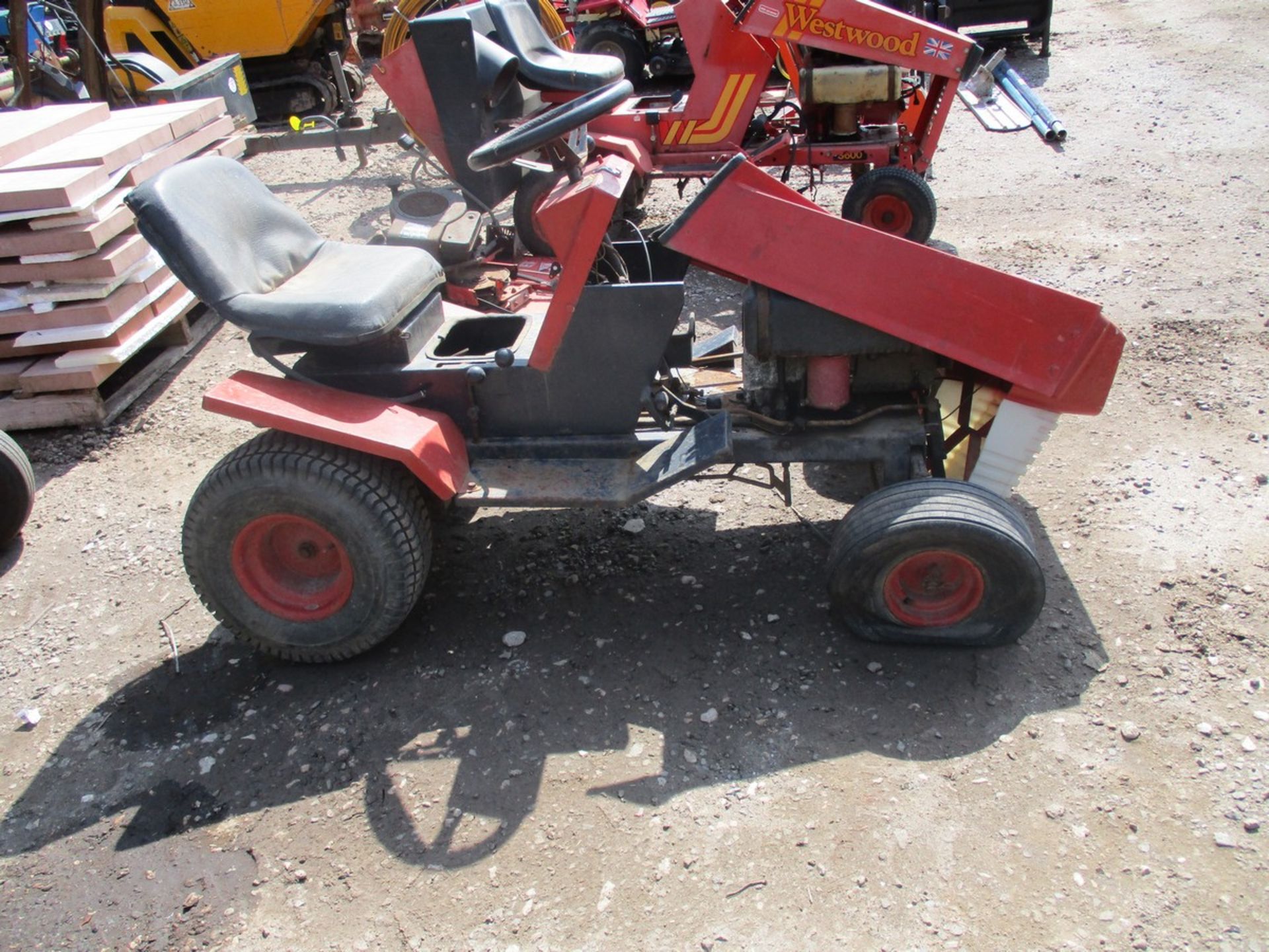 GARDEN TRACTOR (RESTORATION PROJECT) - Image 2 of 2