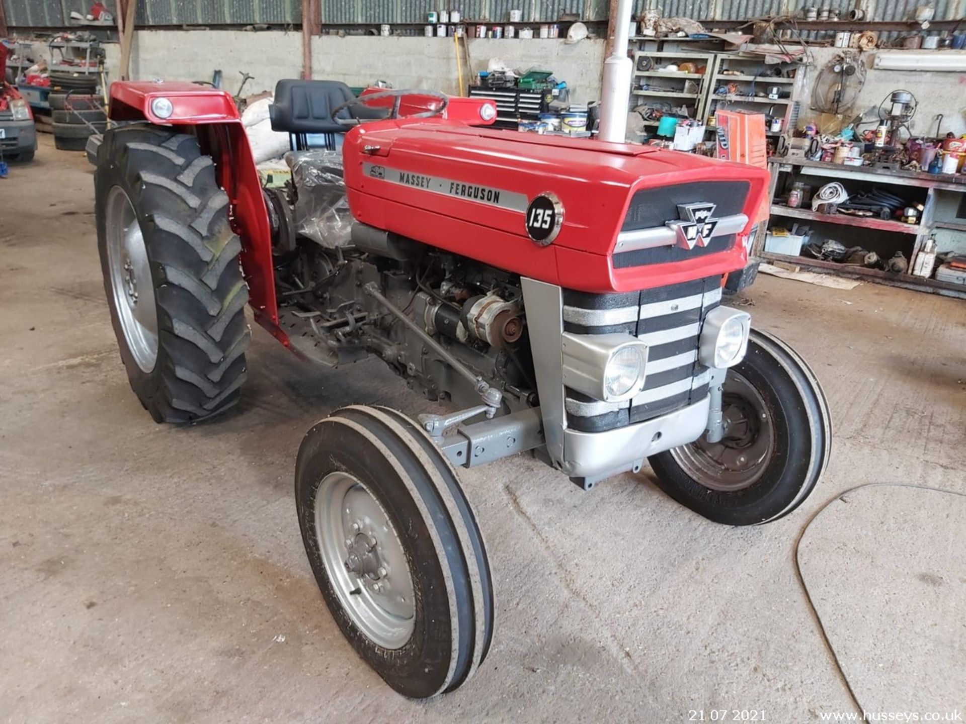 MASSEY FERGUSON 135 TRACTOR (RECENTLY RESTORED 6000HRS) - Image 3 of 3