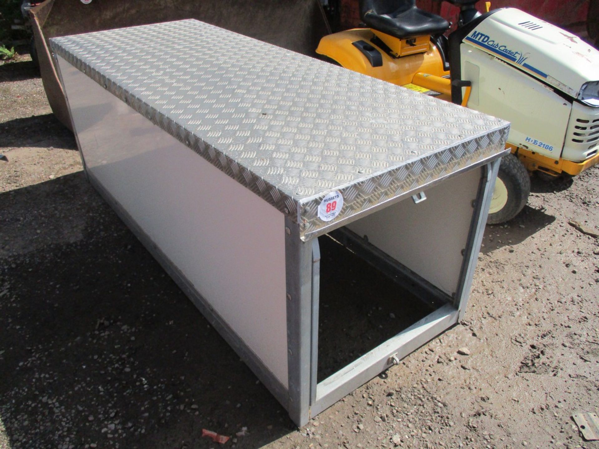 COMMERCIAL VEHICLE TOOLBOX APPROX 4X3X8FT TALL