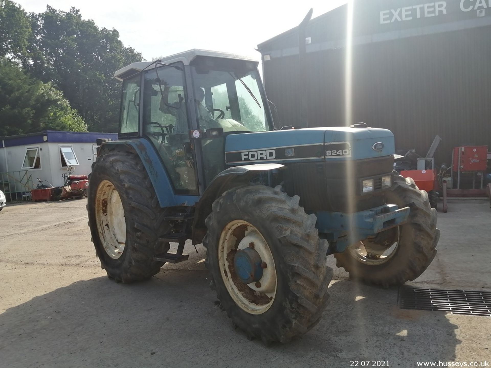 FORD 8240 4WD TRACTOR L138 GUJ SHOWING 1089HRS - Image 8 of 10