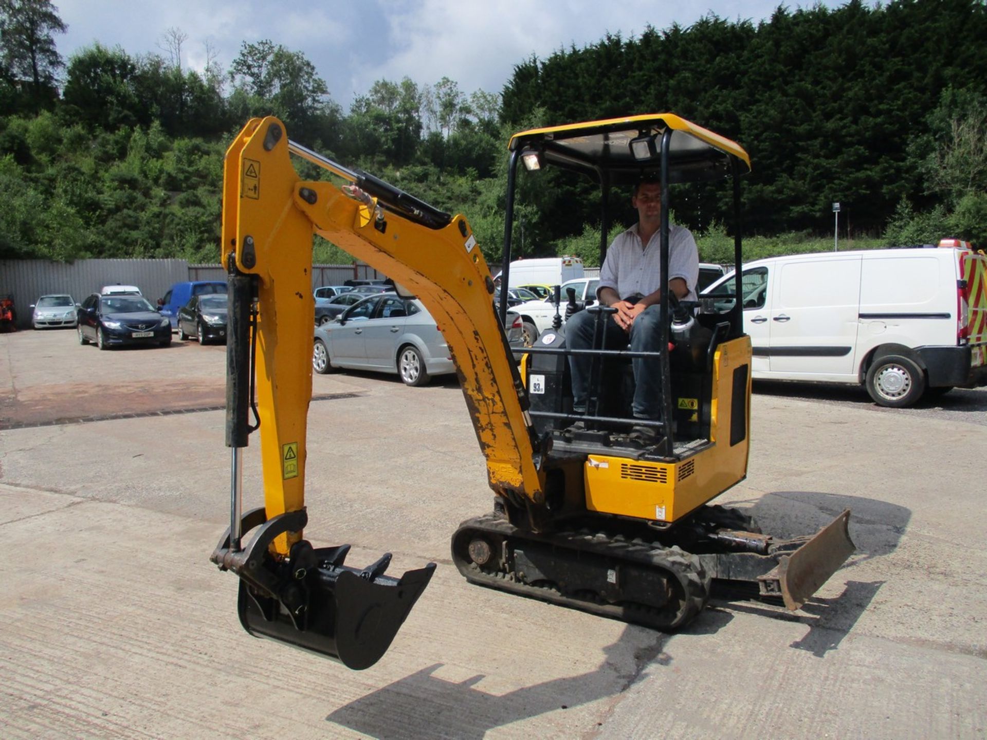 JCB 15C-1 DIGGER 2018 790HRS C/W 1 BUCKET - Image 3 of 9