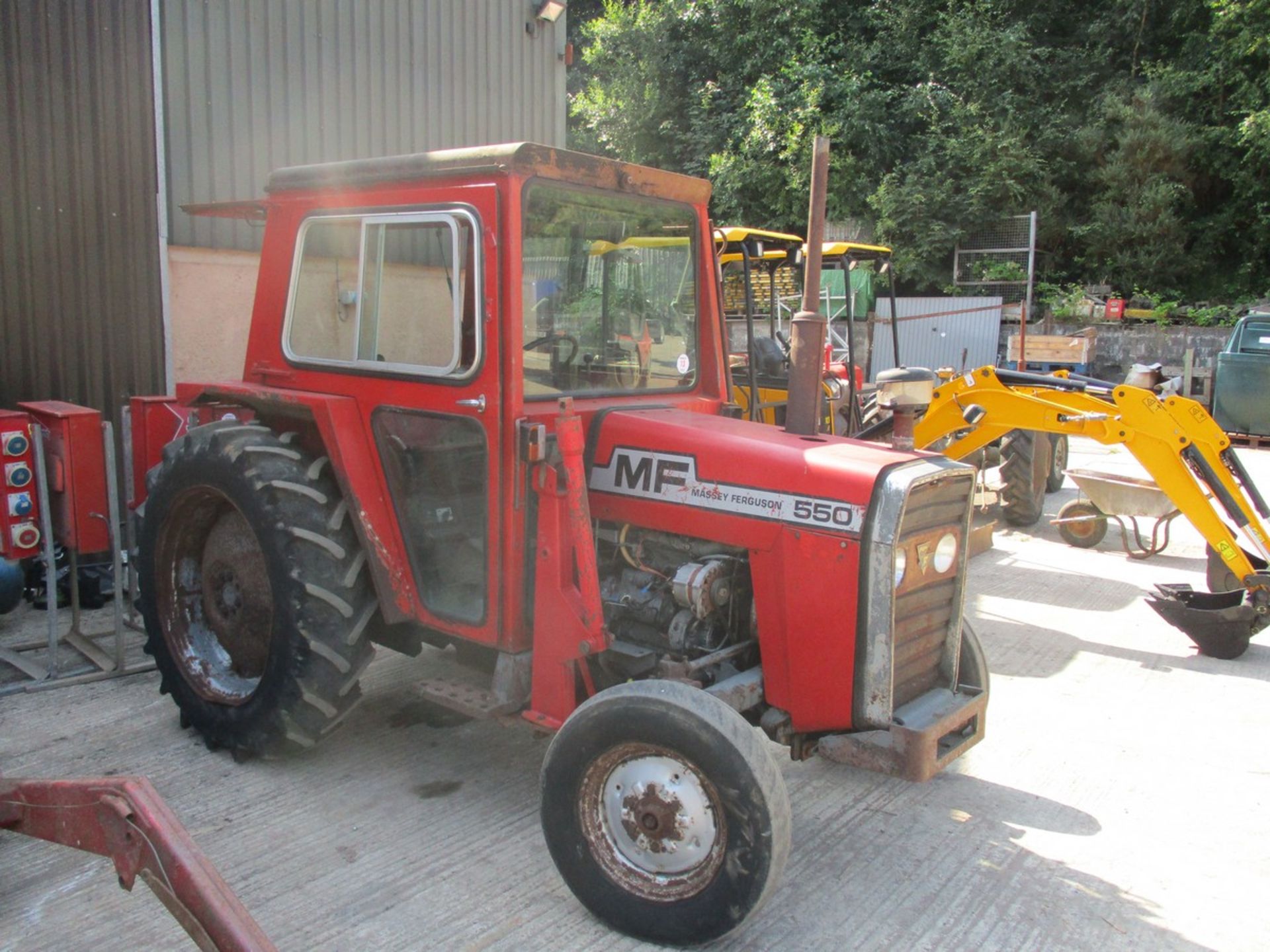 MASSEY FERGUSON 550 TRACTOR C.W LOADER 7140HRS - Image 2 of 5