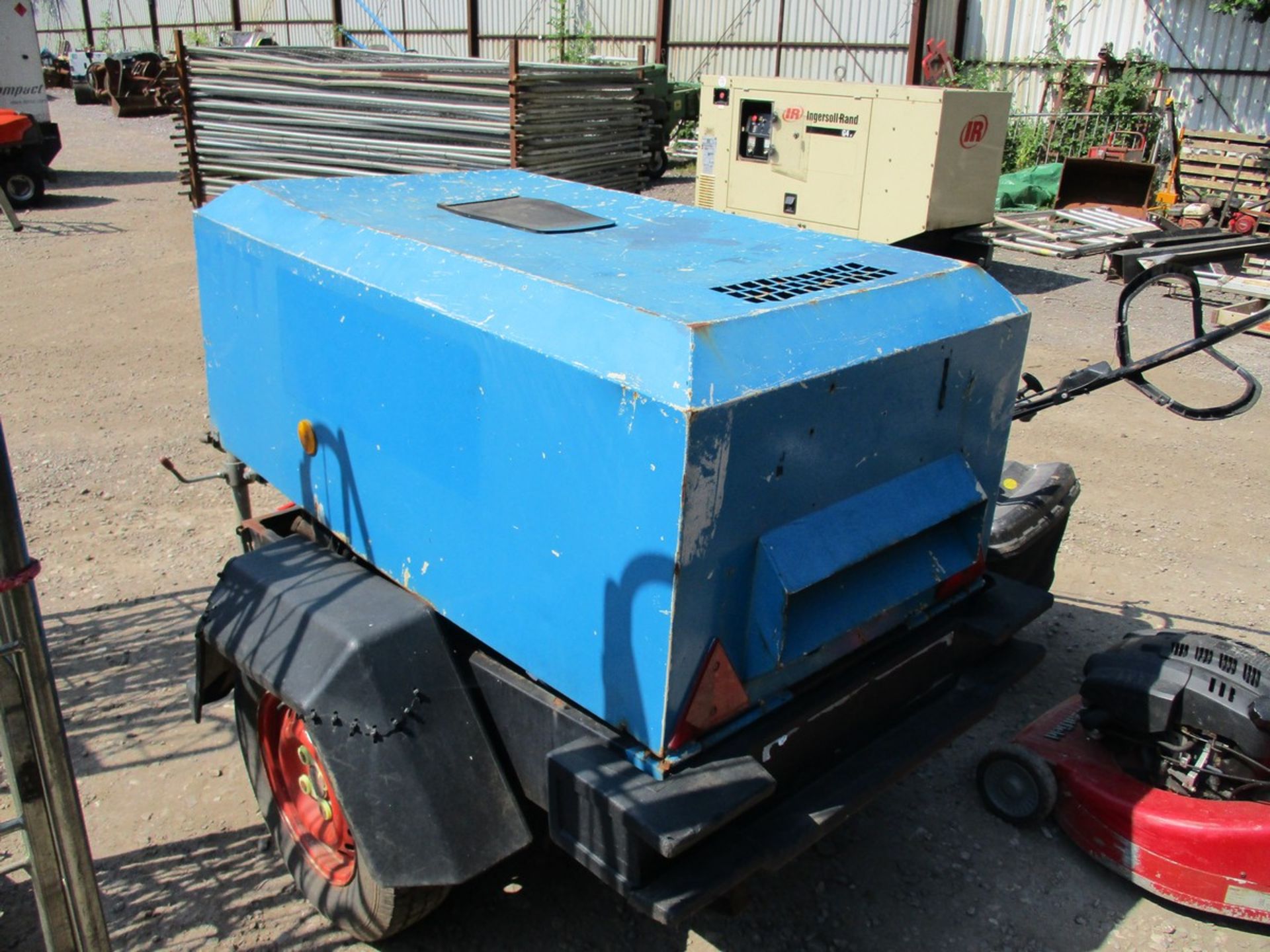 INGERSOL RAND/ DOOSAN 720 SINGLE TOOL COMPRESSOR - Image 6 of 8