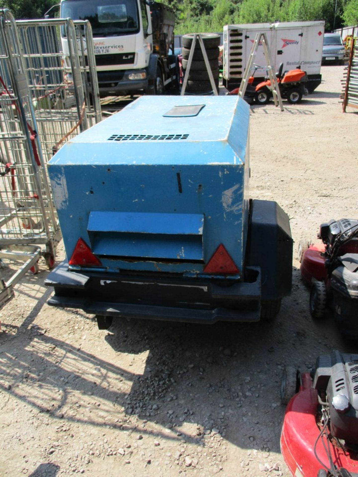 INGERSOL RAND/ DOOSAN 720 SINGLE TOOL COMPRESSOR - Image 4 of 8