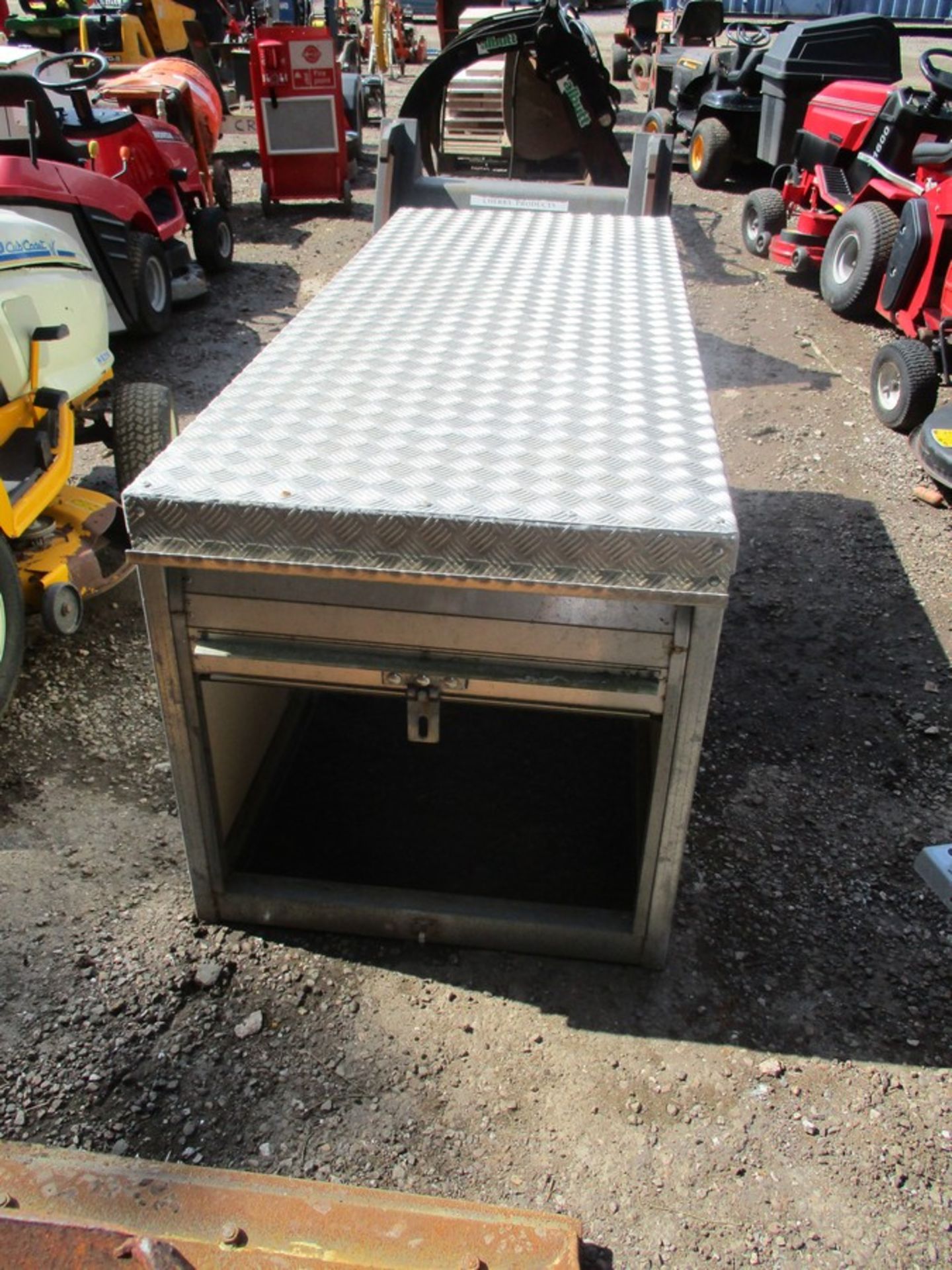 COMMERCIAL VEHICLE TOOLBOX APPROX 4X3X8FT TALL - Image 2 of 2