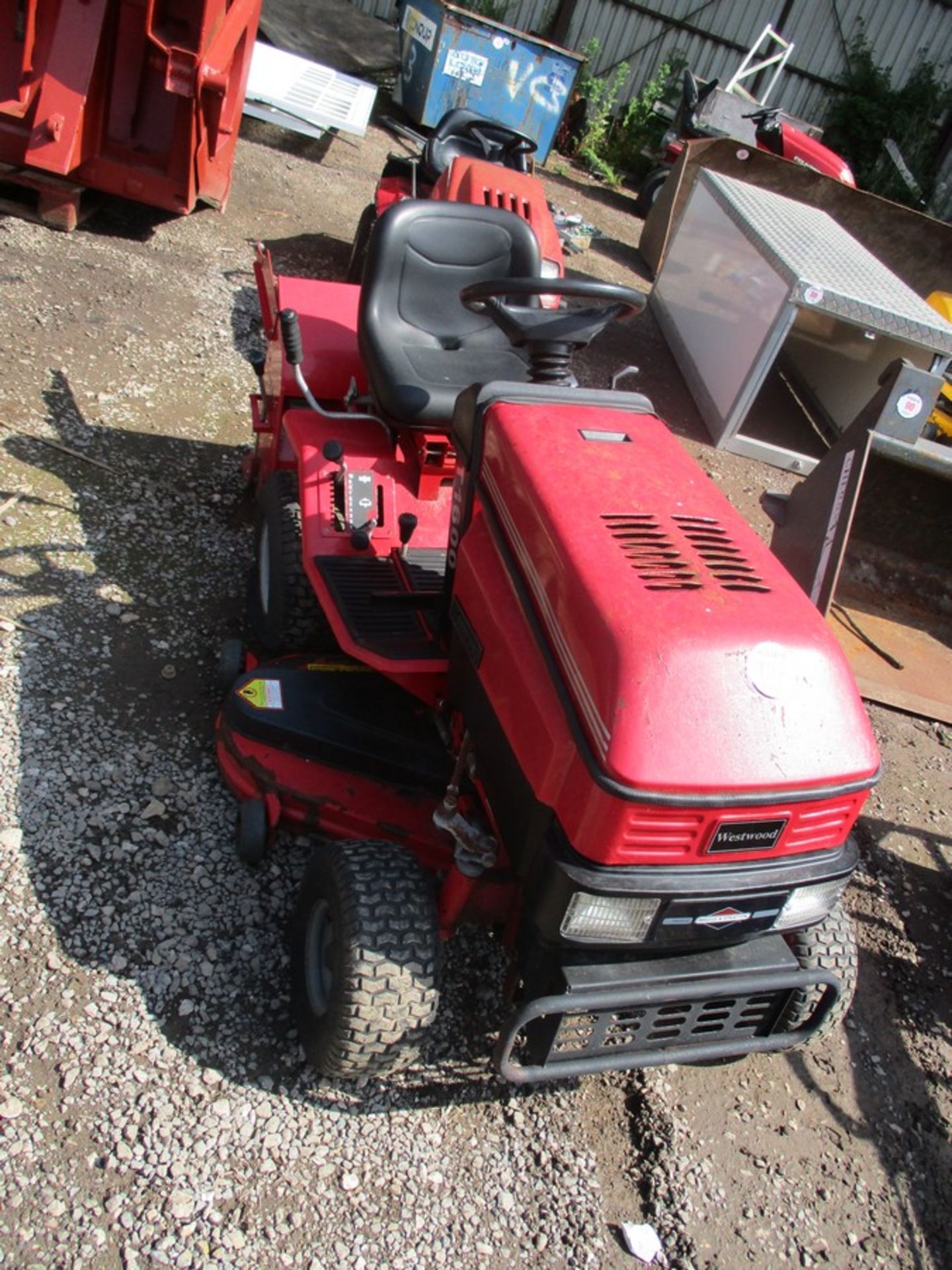 WESTWOOD T1600 RIDE ON MOWER - Image 4 of 4