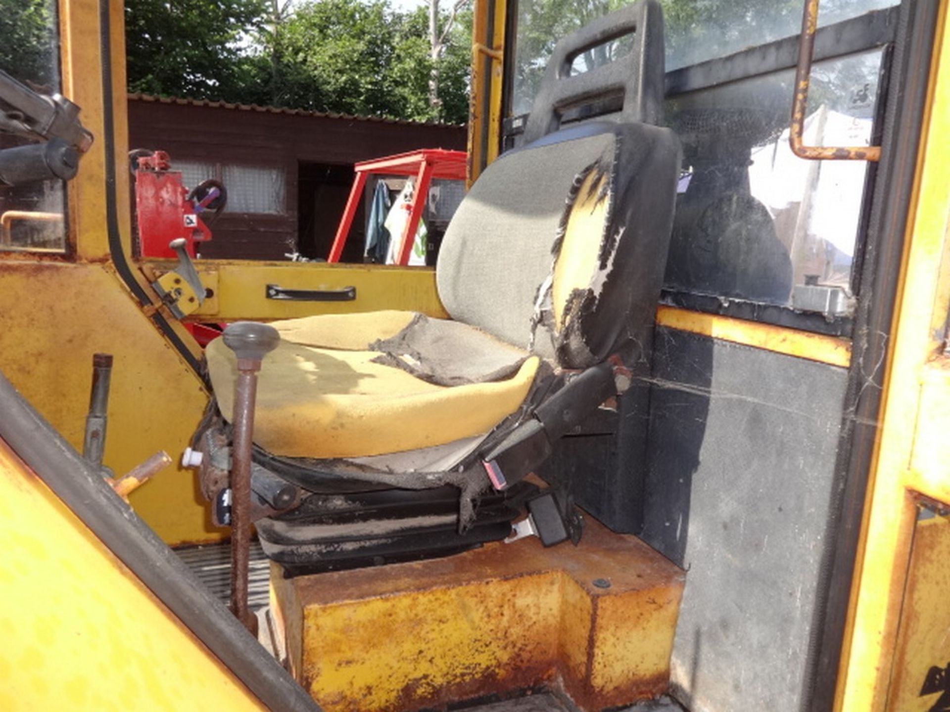 SANDERSON ROUGH TERRAIN FORKLIFT SHUTTLE SHIFT C.W V5 - Image 7 of 9