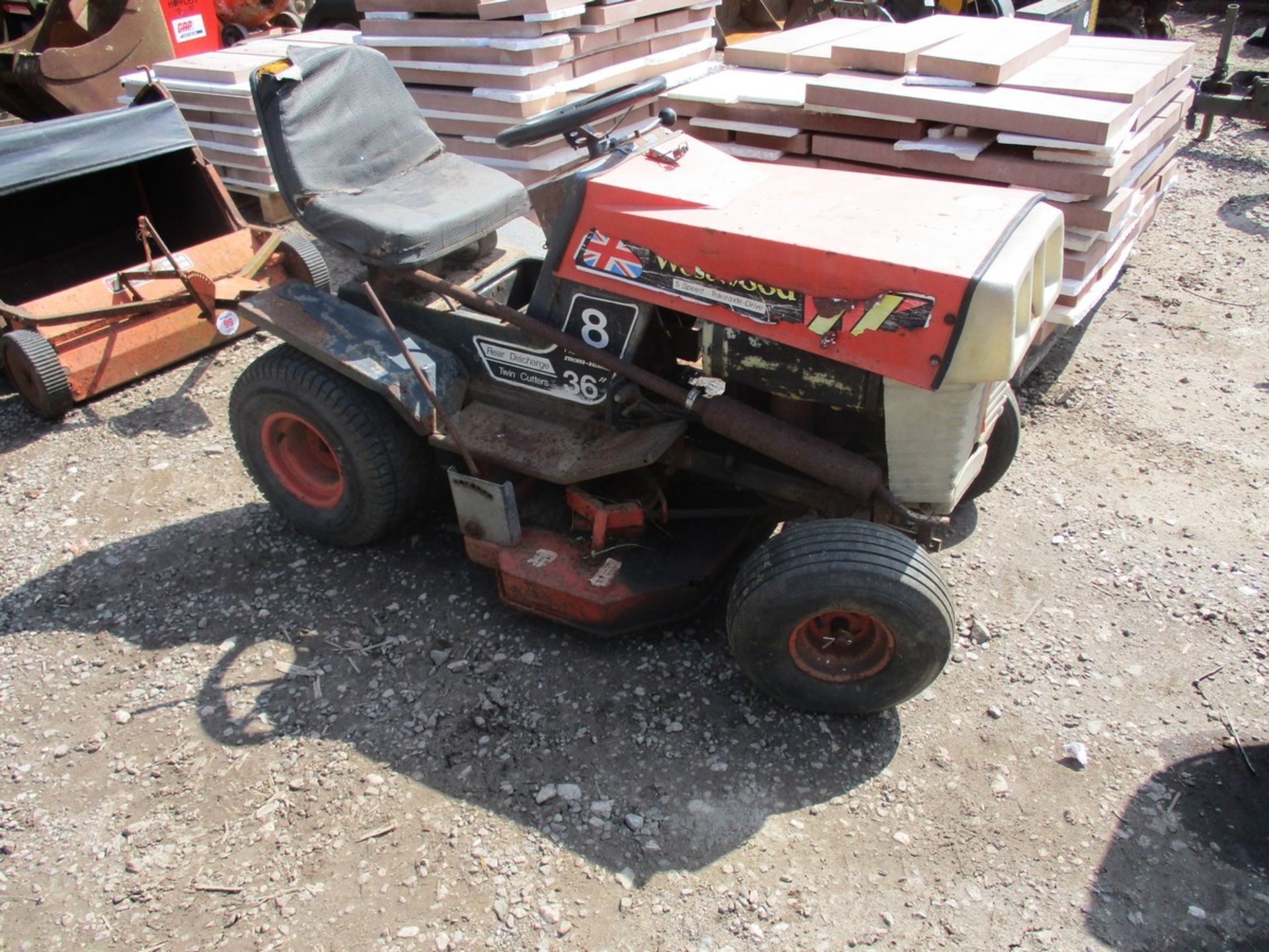 WESTWOOD RIDE ON MOWER (FOR RESTORATION)