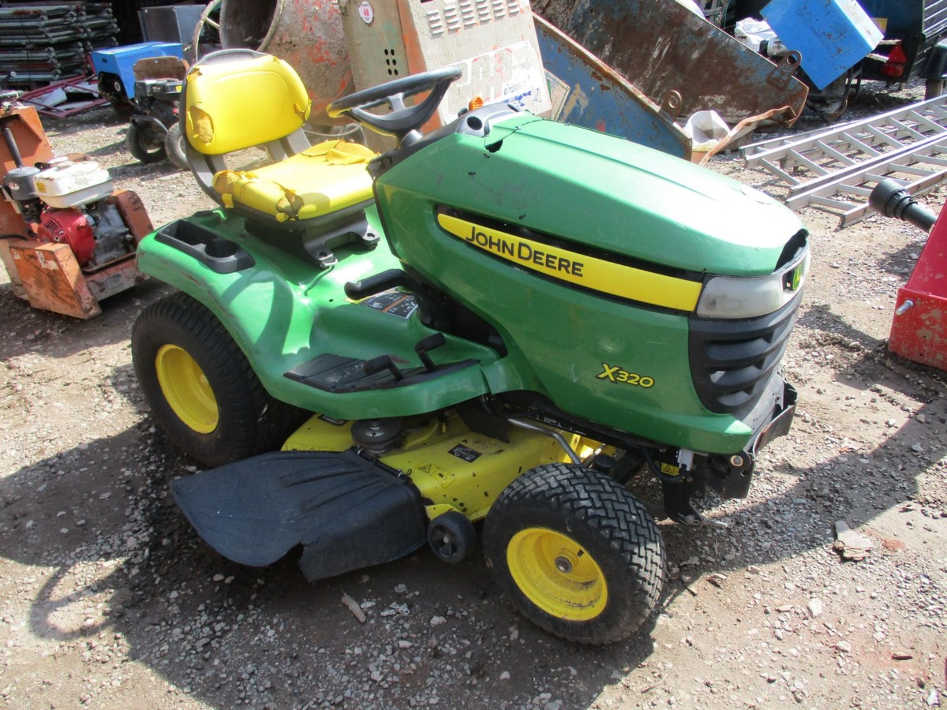 JOHN DEERE X320 MID MOUNTED MOWER