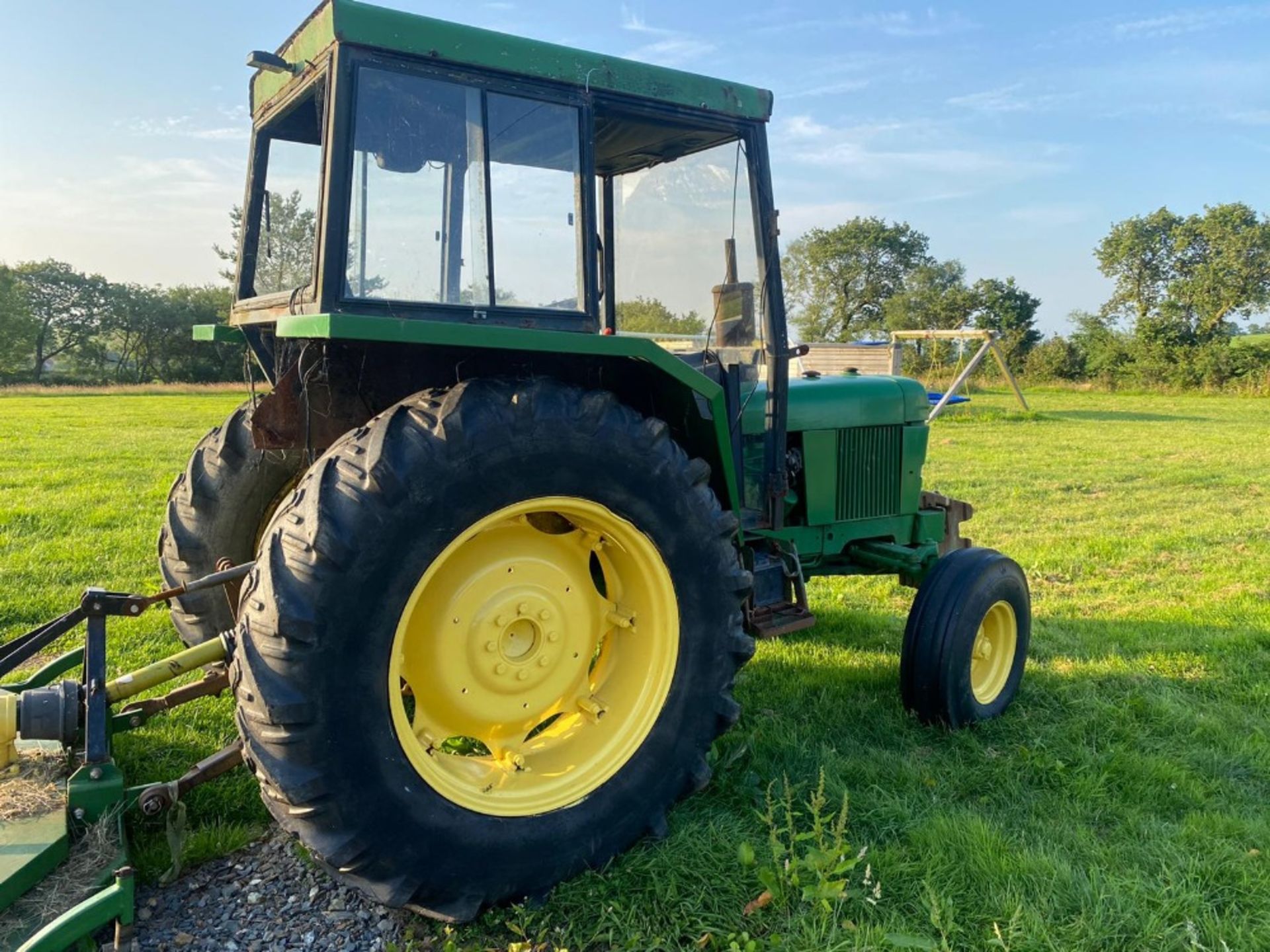 JOHN DEERE 2130 TRACTOR 7400HRS - Image 2 of 6