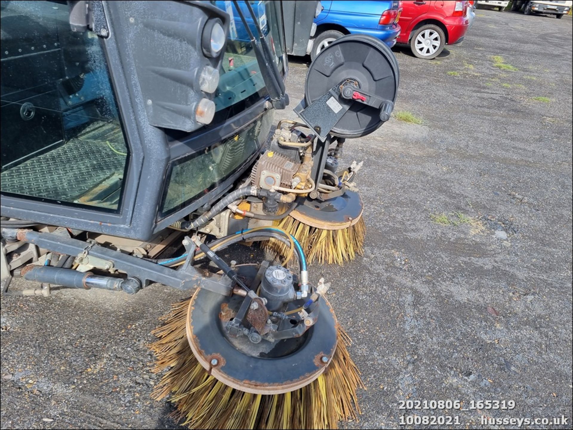 SCHMIDT SWEEPER - 2800cc 2 Dr Diesel Automatic - Image 7 of 11