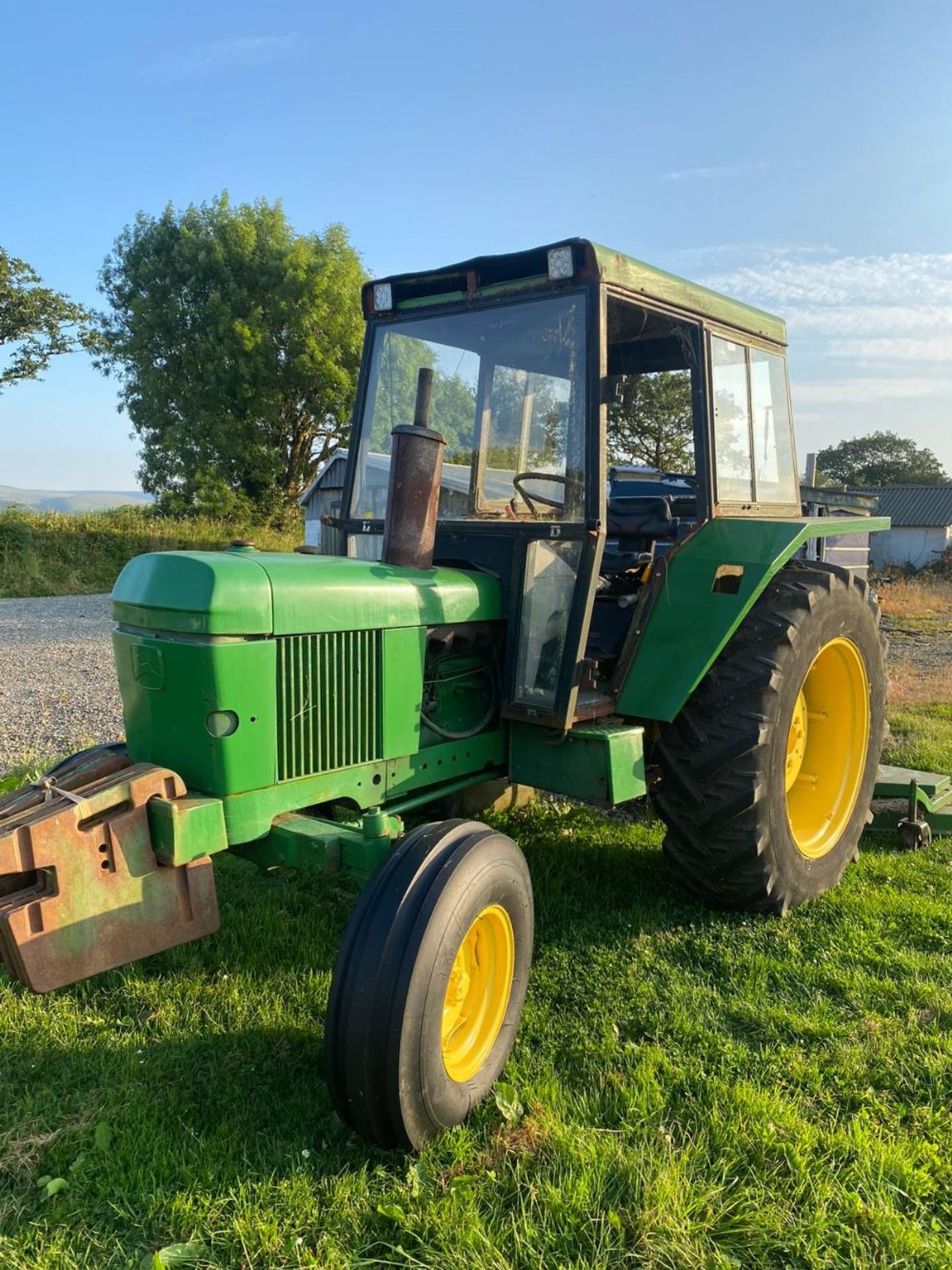 JOHN DEERE 2130 TRACTOR 7400HRS