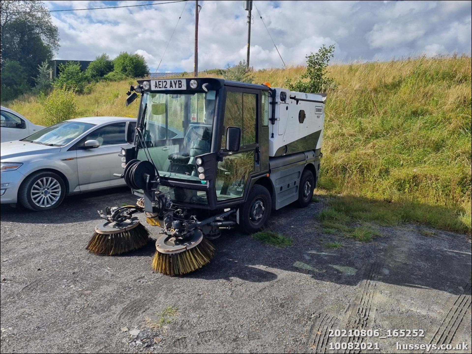 SCHMIDT SWEEPER - 2800cc 2 Dr Diesel Automatic - Image 2 of 11