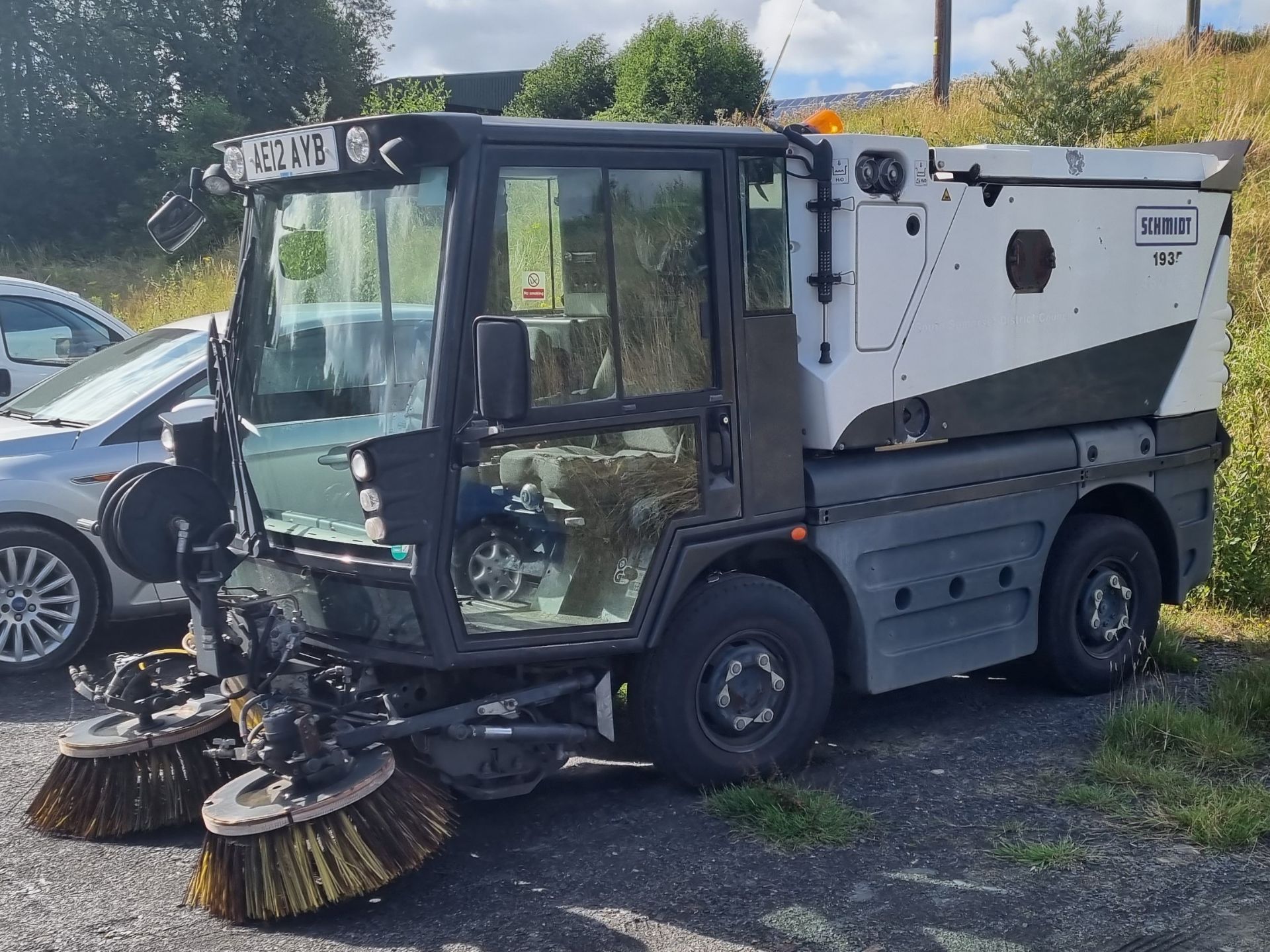 SCHMIDT SWEEPER - 2800cc 2 Dr Diesel Automatic