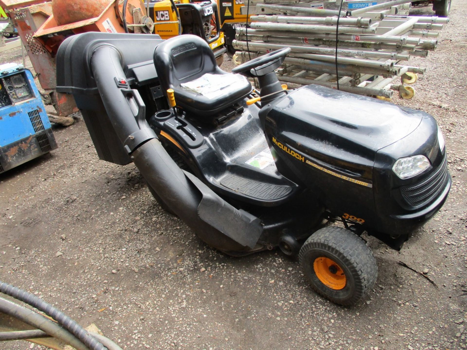 MCCULLOCH RIDE ON MOWER - Image 3 of 3