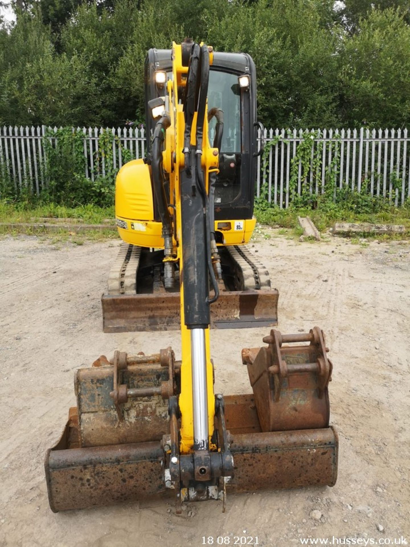 JCB 8025 ZTS 2009 QUICK HITCH GRADER 12 & 24" BUCKETS RTD - Image 3 of 9