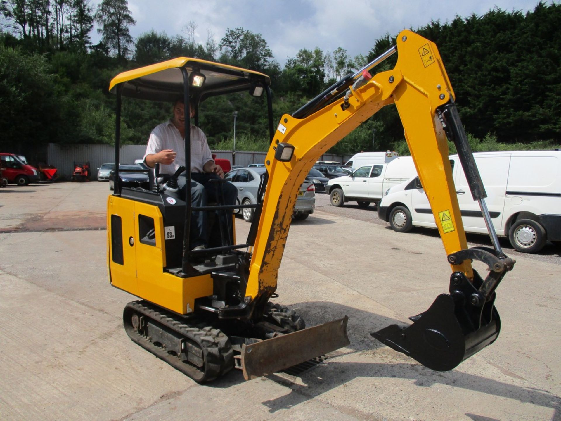 JCB 15C-1 MINI DIGGER 2018 C/W 1 BUCKET 790HRS