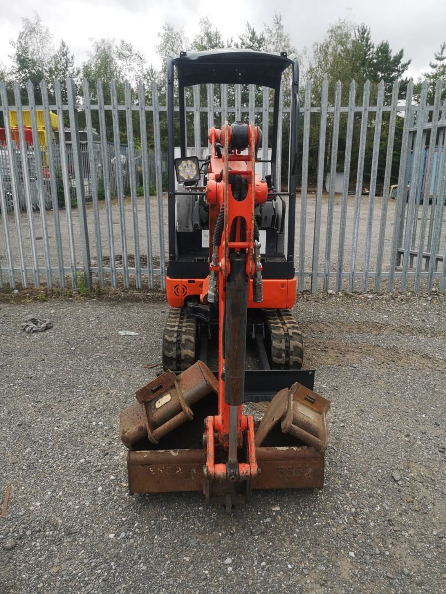 KUBOTA KX016.4 MINIDIGGER C.W 3 BUCKETS, 2015 2178HRS RDD 2 SPEED TRACKING PIPED FOR HAMMER, - Image 3 of 8
