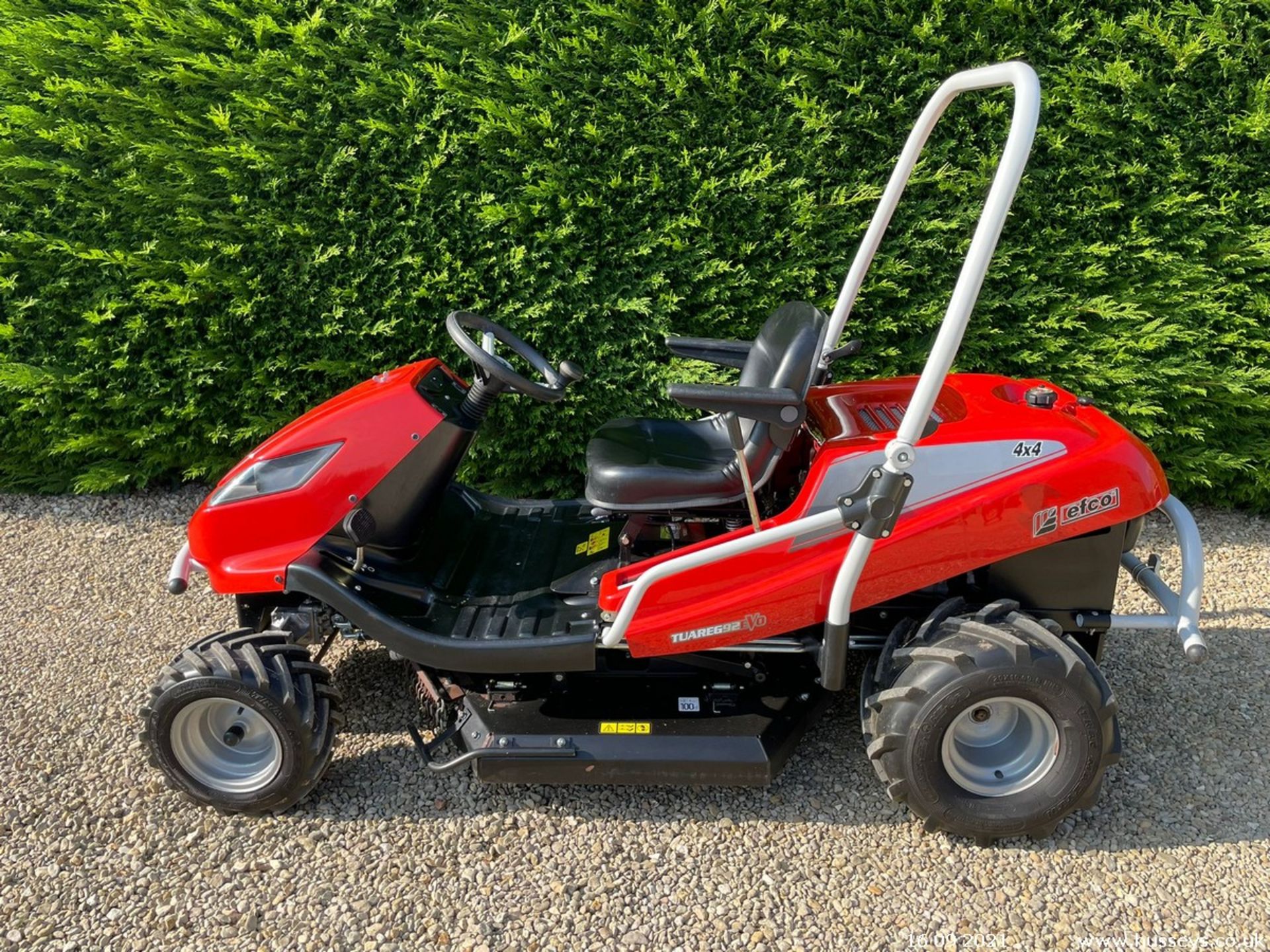 EFCO TURAEG 92 EVO 4WD BRUSHCUTTER 100 HRS BOUGHT NEW IN 2017, STARTS RUNS CUTS - Image 3 of 16