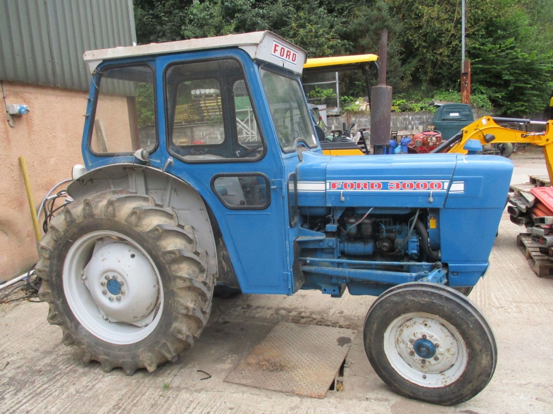 FORD 3000 TRACTOR 5359HRS SCV764G - Image 2 of 6